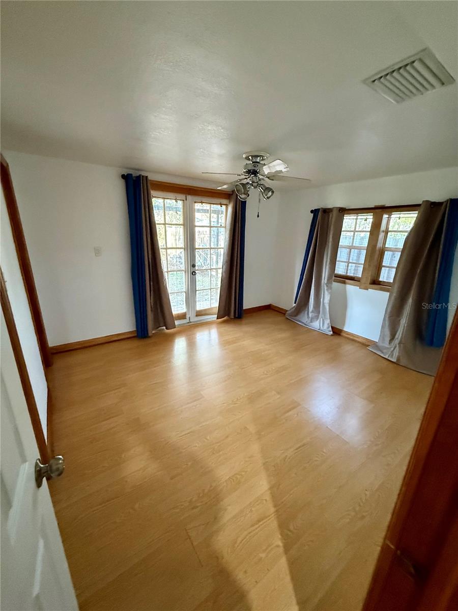 Image 17 of 20 For 106 Mason Street