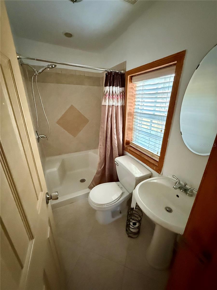 Image 18 of 20 For 106 Mason Street