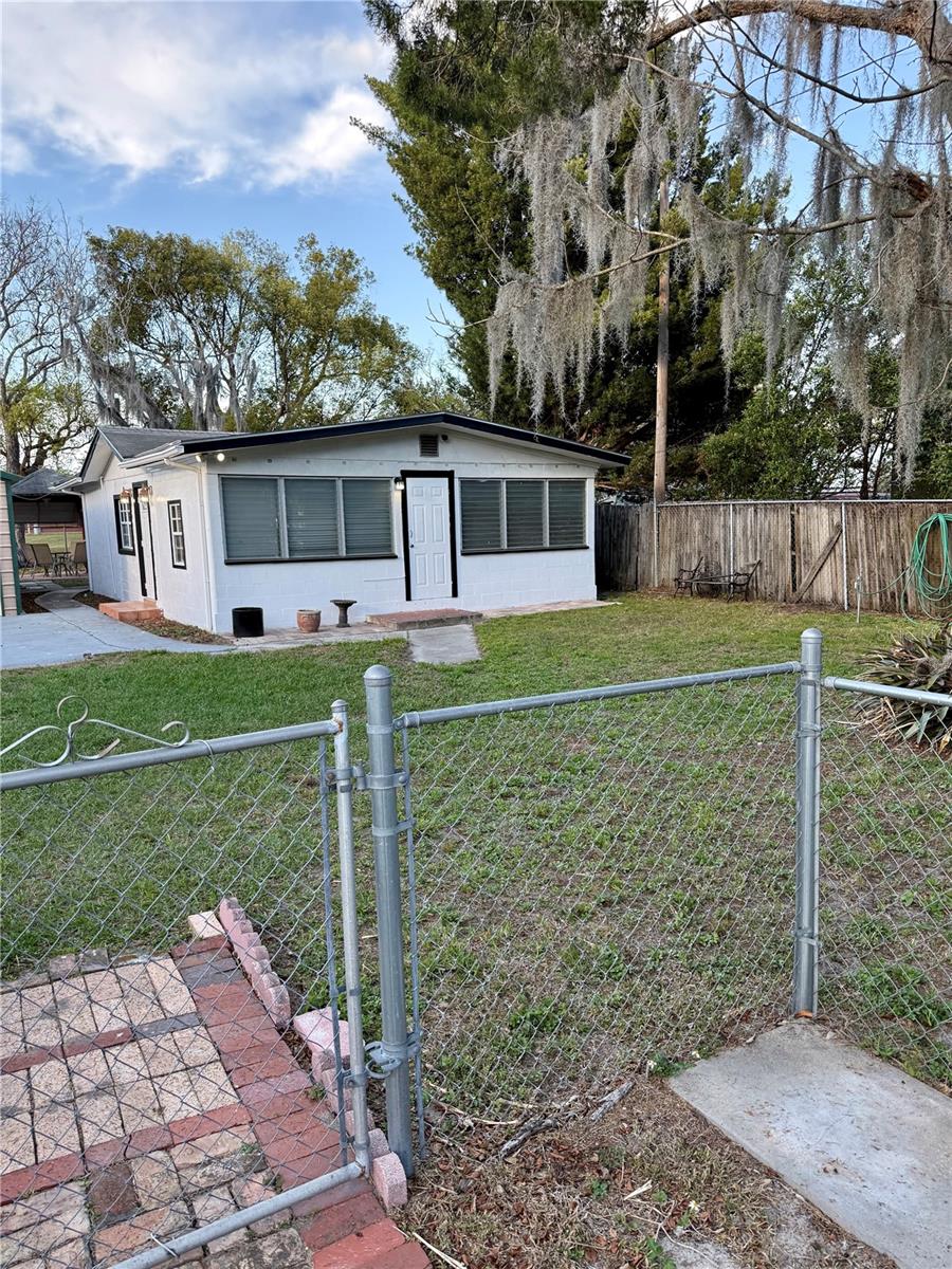 Image 3 of 20 For 106 Mason Street