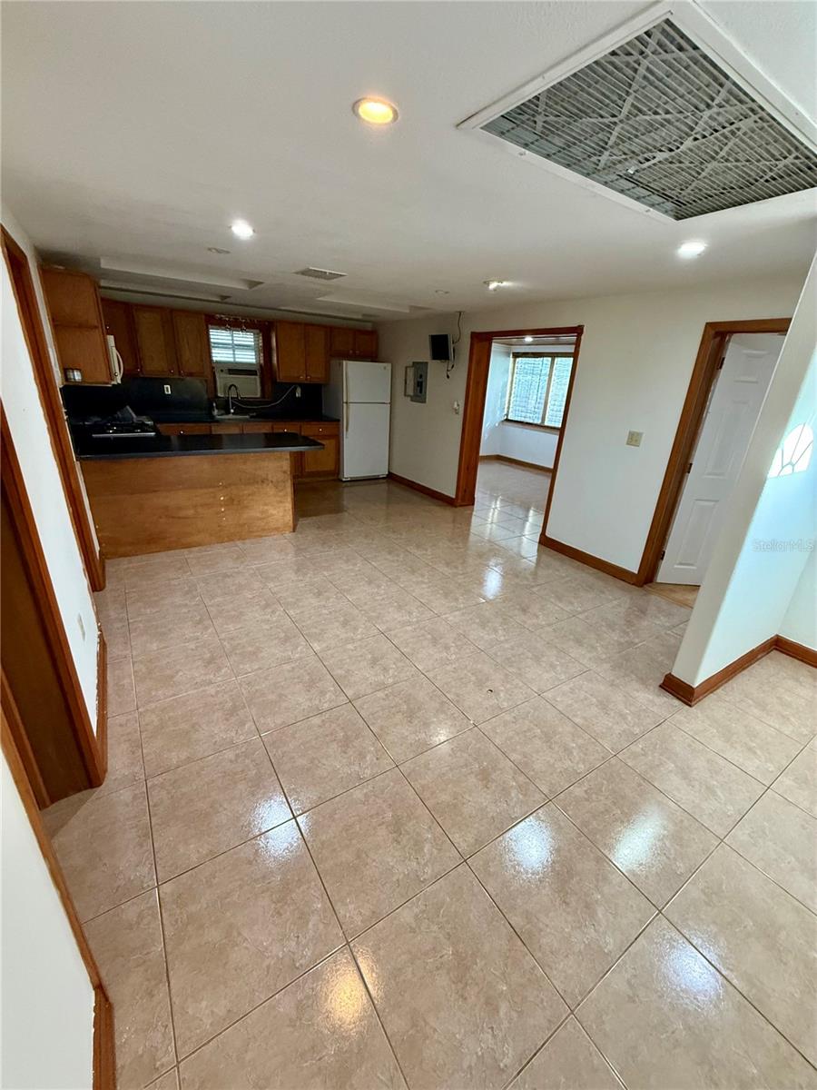 Image 7 of 20 For 106 Mason Street