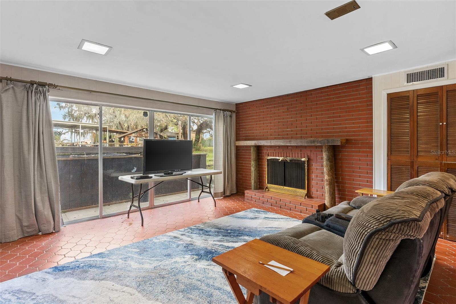 Image 34 of 58 For 15300 Lake Iola Road