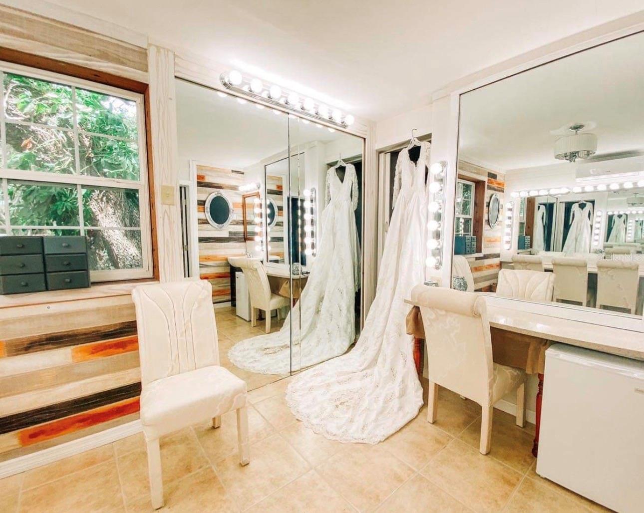 Image 8 of 58 For 15300 Lake Iola Road