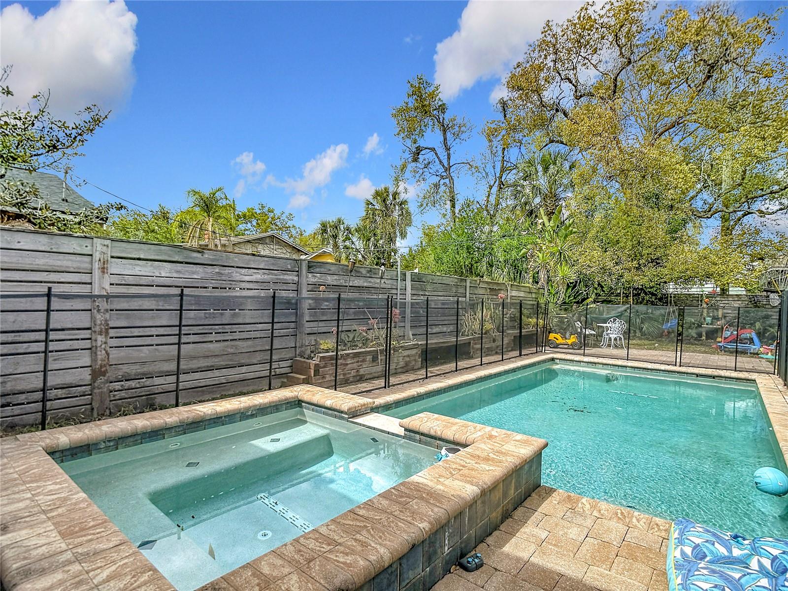 Image 11 of 92 For 105 Comanche Avenue