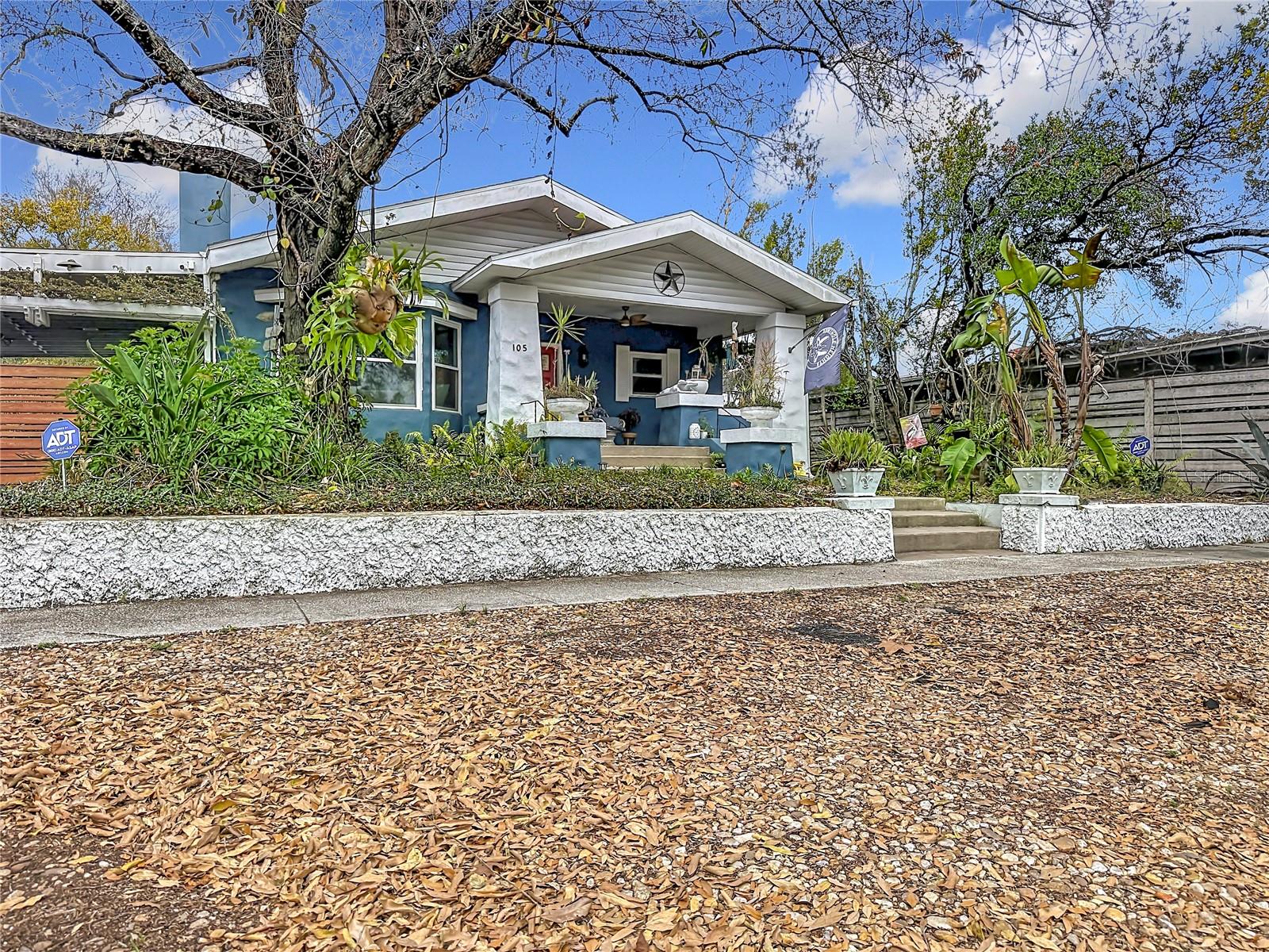 Image 14 of 92 For 105 Comanche Avenue