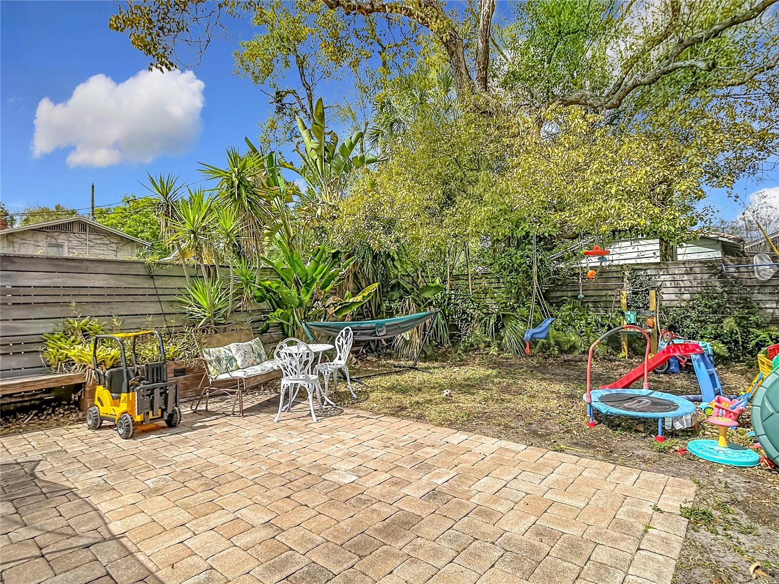 Image 16 of 92 For 105 Comanche Avenue