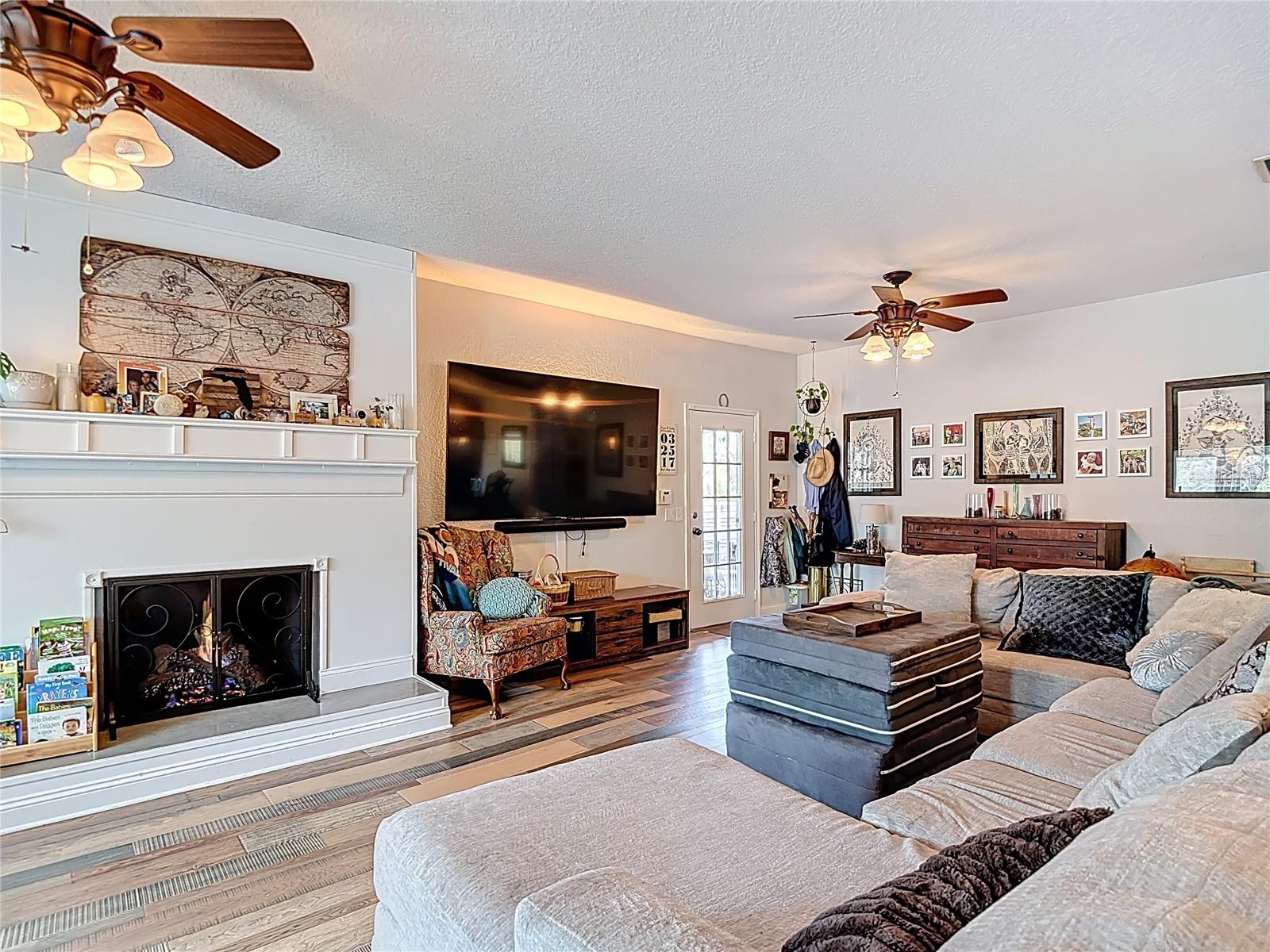 Image 22 of 92 For 105 Comanche Avenue