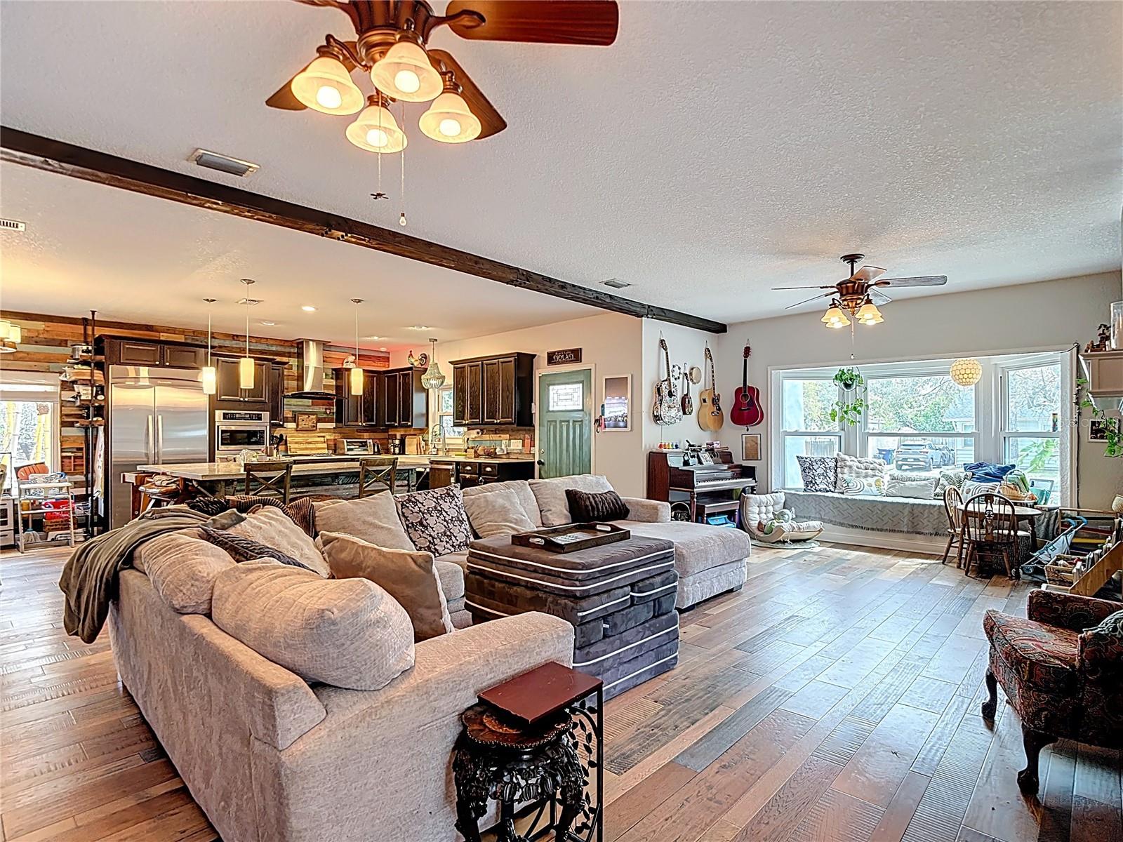 Image 27 of 92 For 105 Comanche Avenue