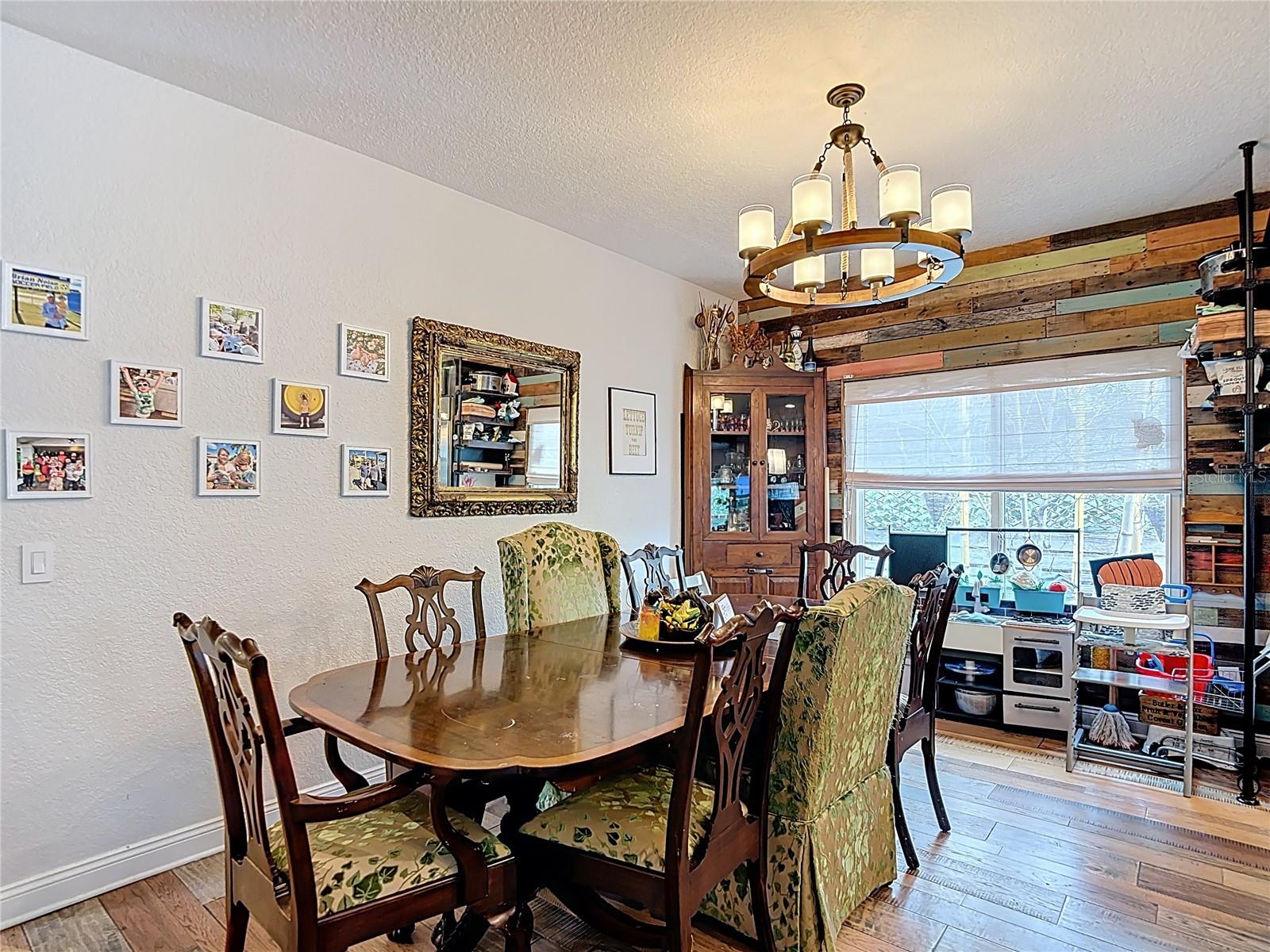 Image 29 of 92 For 105 Comanche Avenue