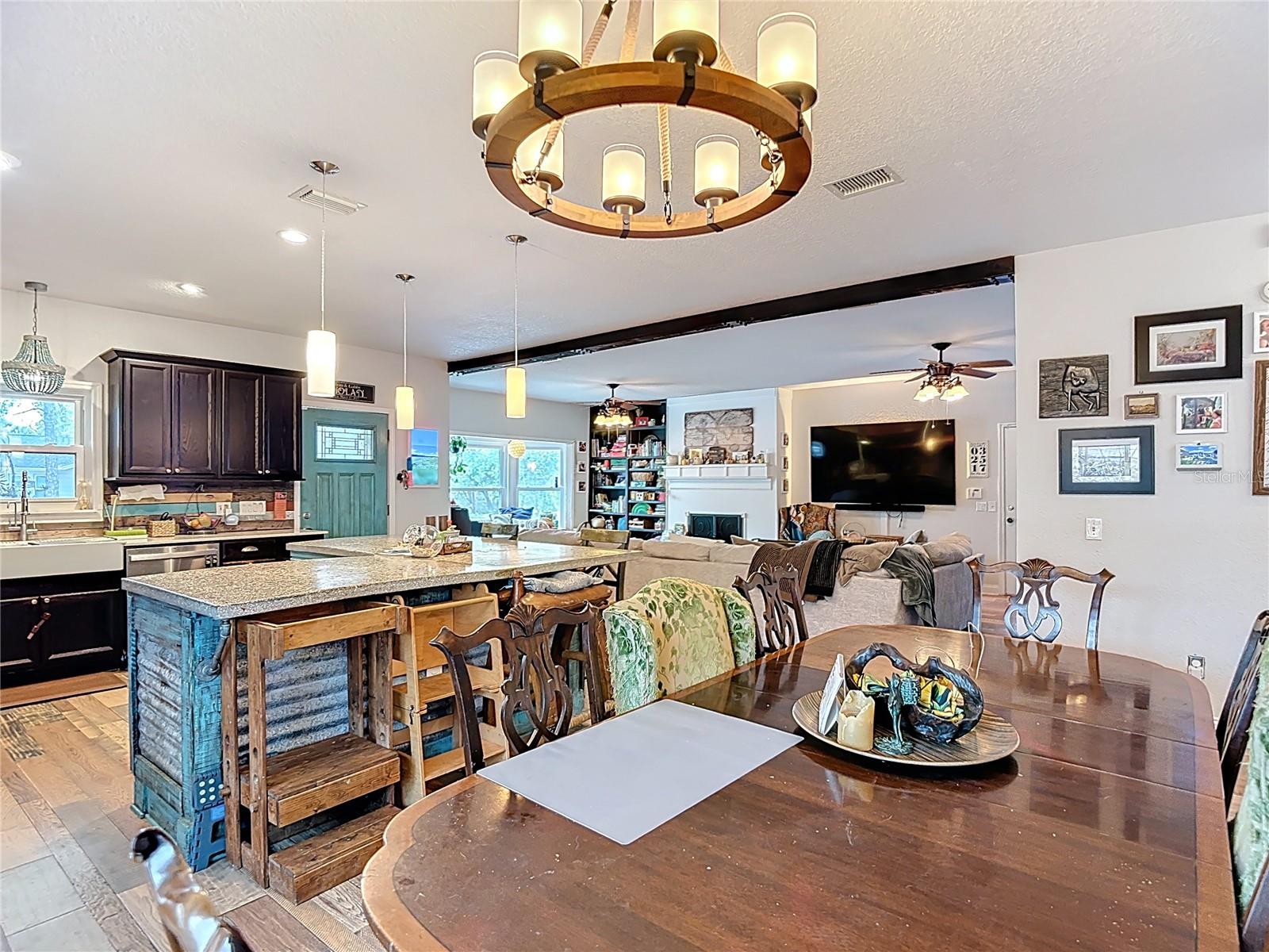 Image 31 of 92 For 105 Comanche Avenue