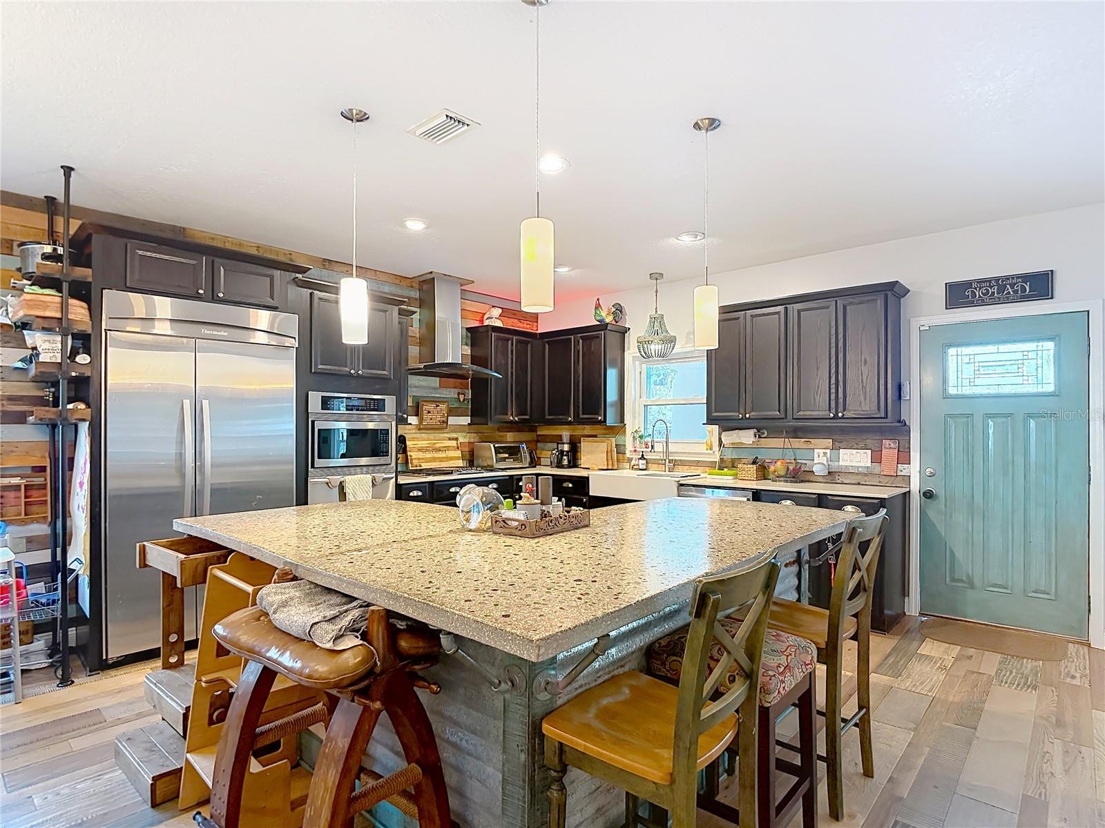 Image 32 of 92 For 105 Comanche Avenue