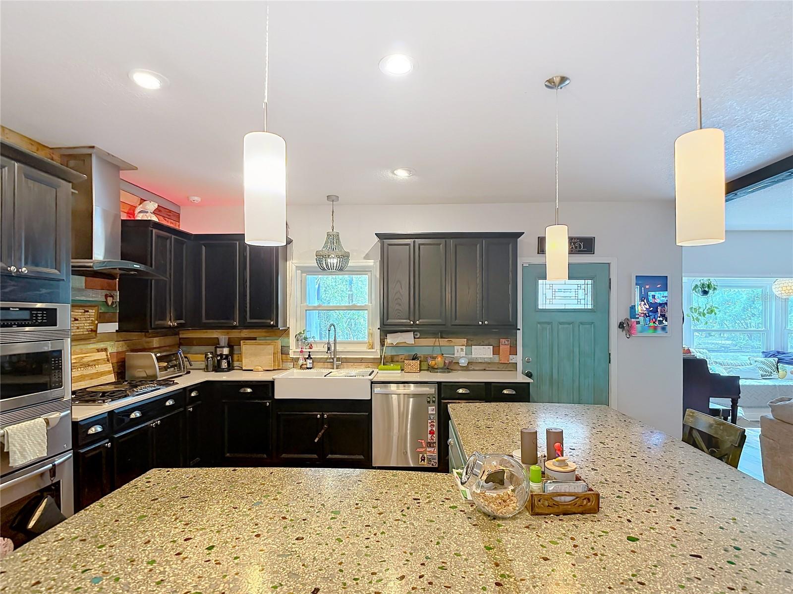 Image 33 of 92 For 105 Comanche Avenue