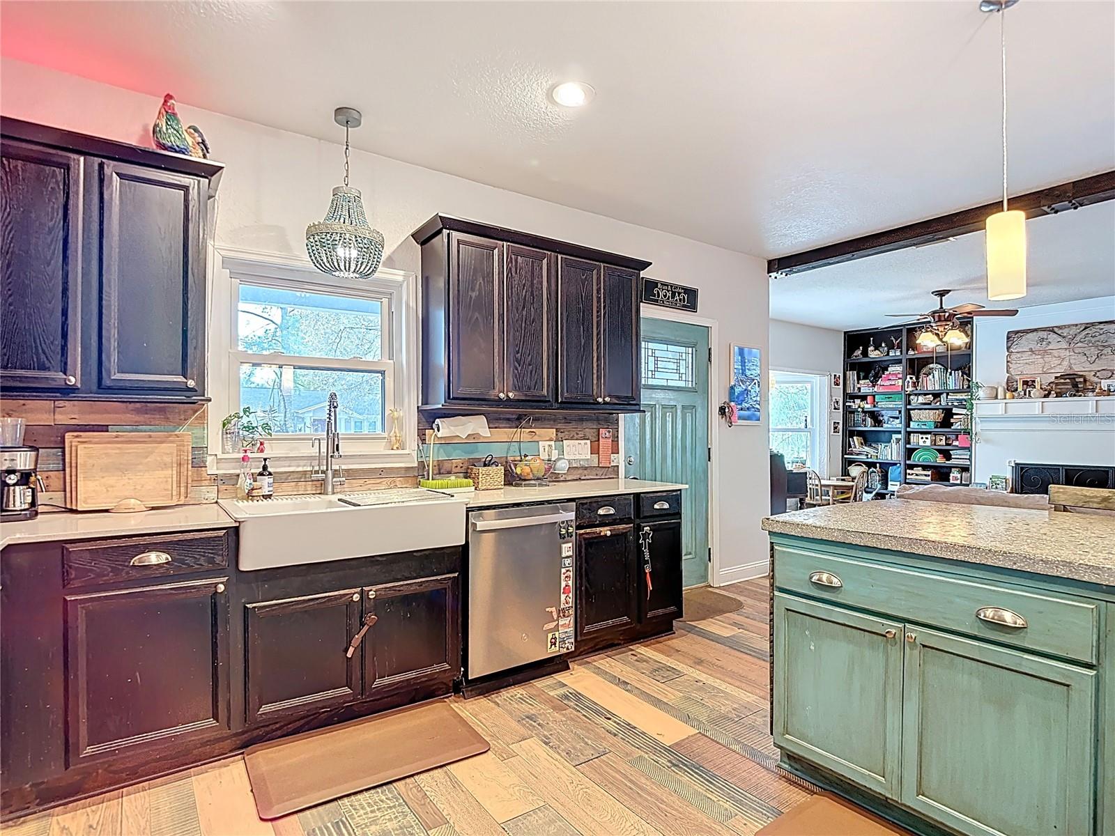 Image 39 of 92 For 105 Comanche Avenue