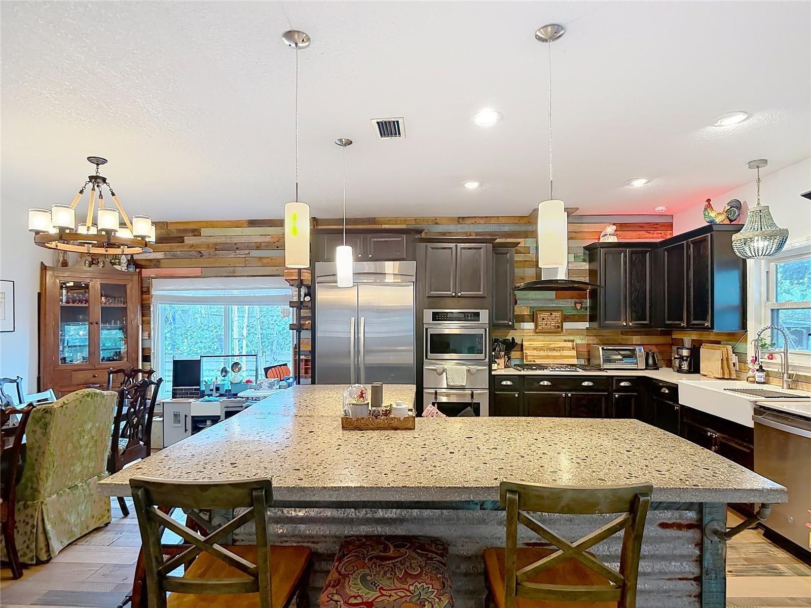 Image 40 of 92 For 105 Comanche Avenue