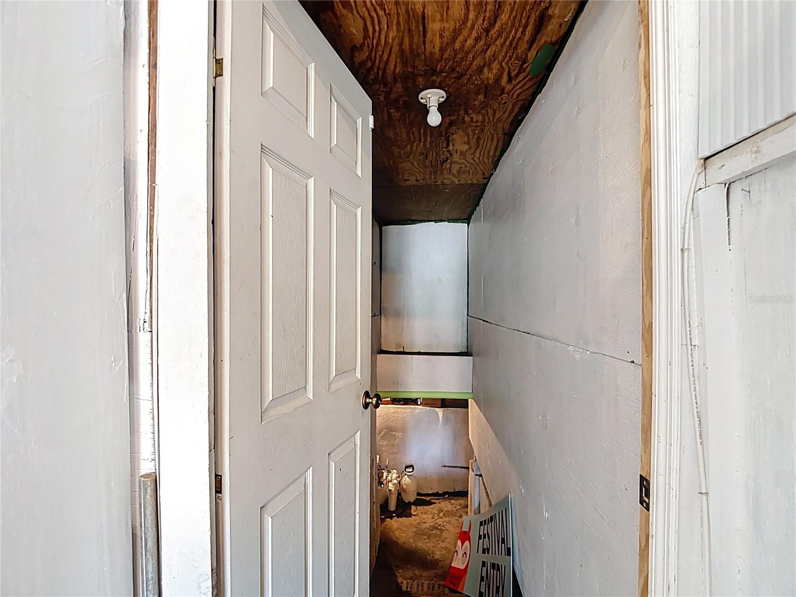 Image 77 of 92 For 105 Comanche Avenue