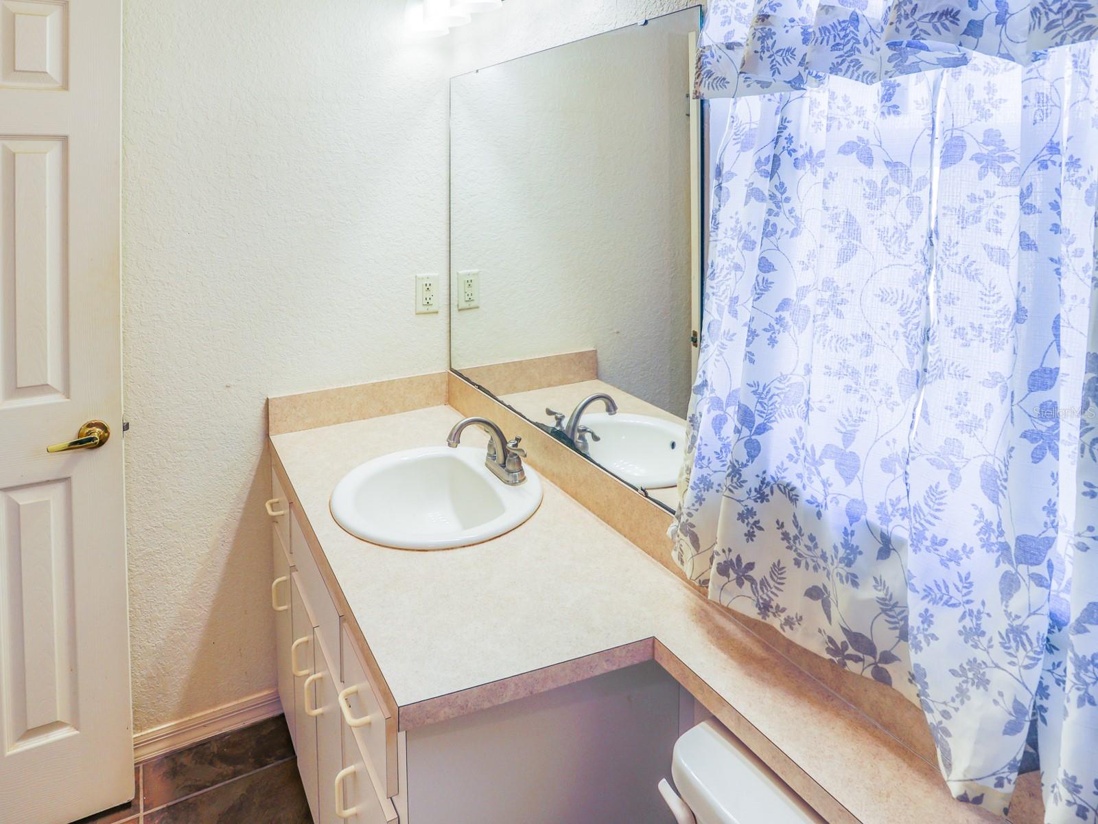 Image 16 of 25 For 8150 Oakhurst Boulevard