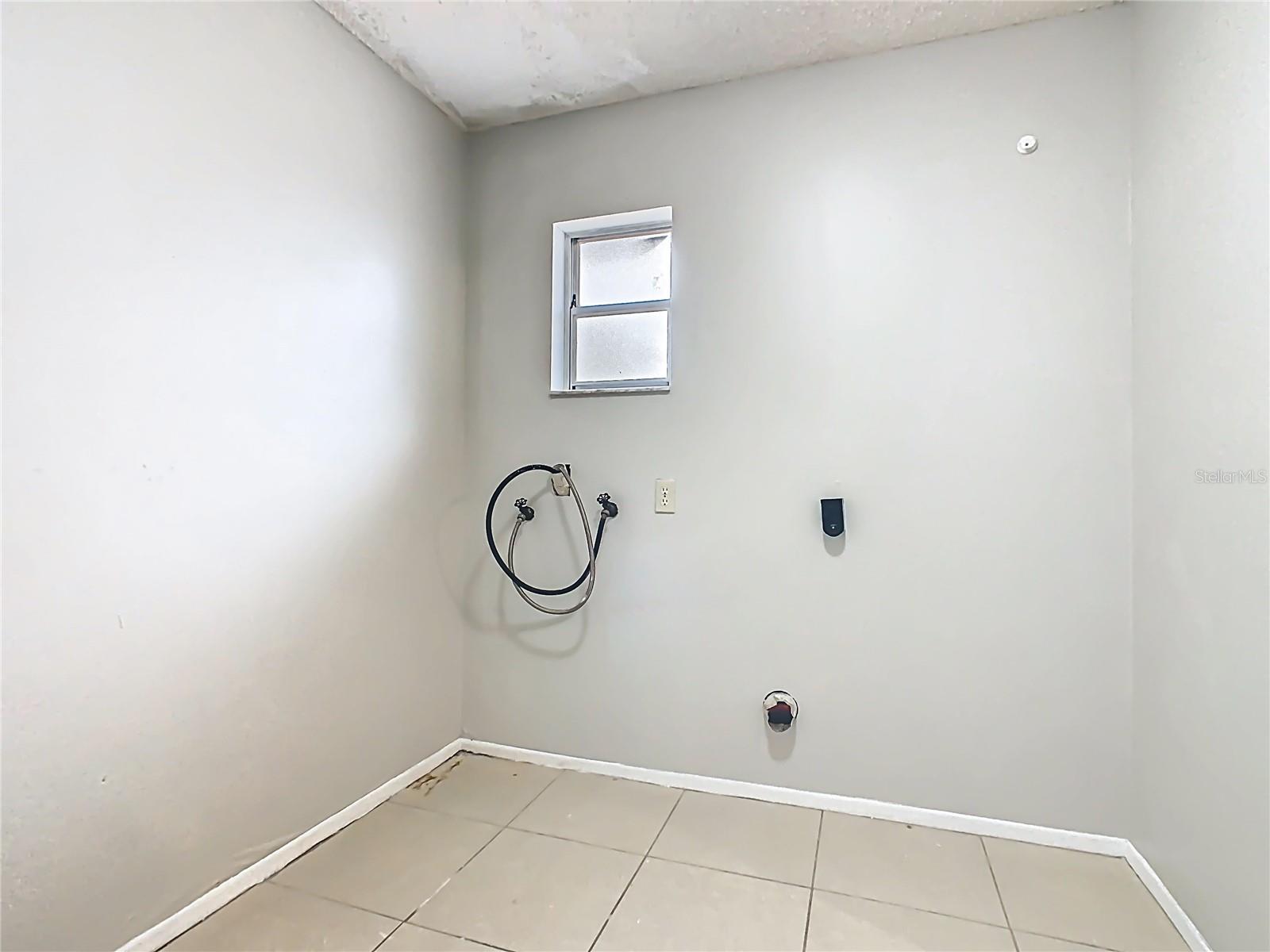 Image 31 of 42 For 4530 Ballentine Court