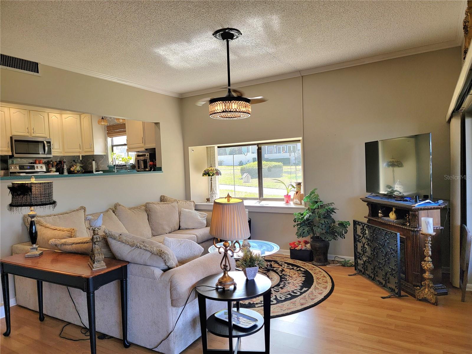 Image 12 of 59 For 1 Casa Loma Way