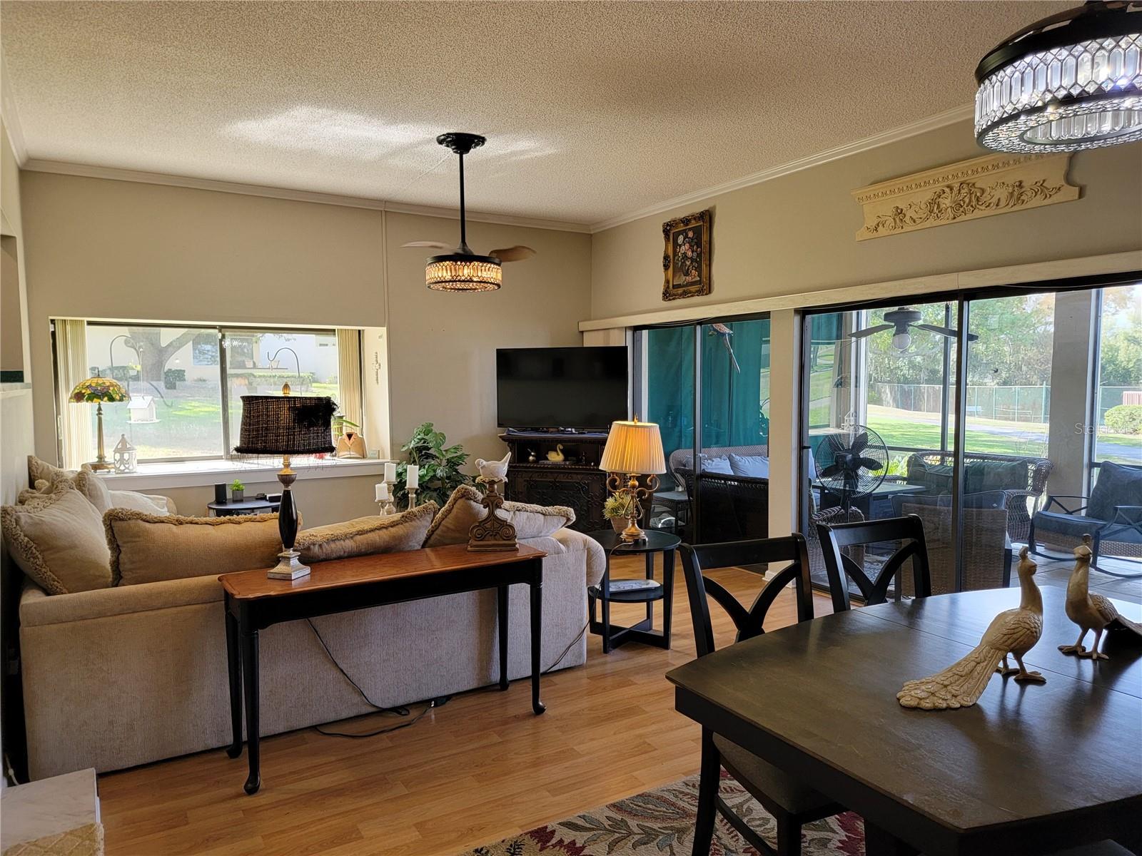 Image 16 of 59 For 1 Casa Loma Way