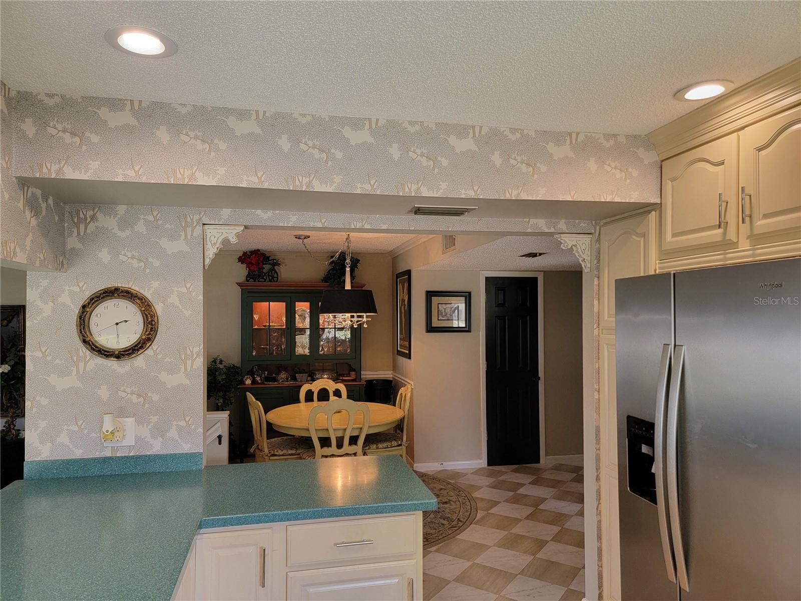 Image 22 of 59 For 1 Casa Loma Way