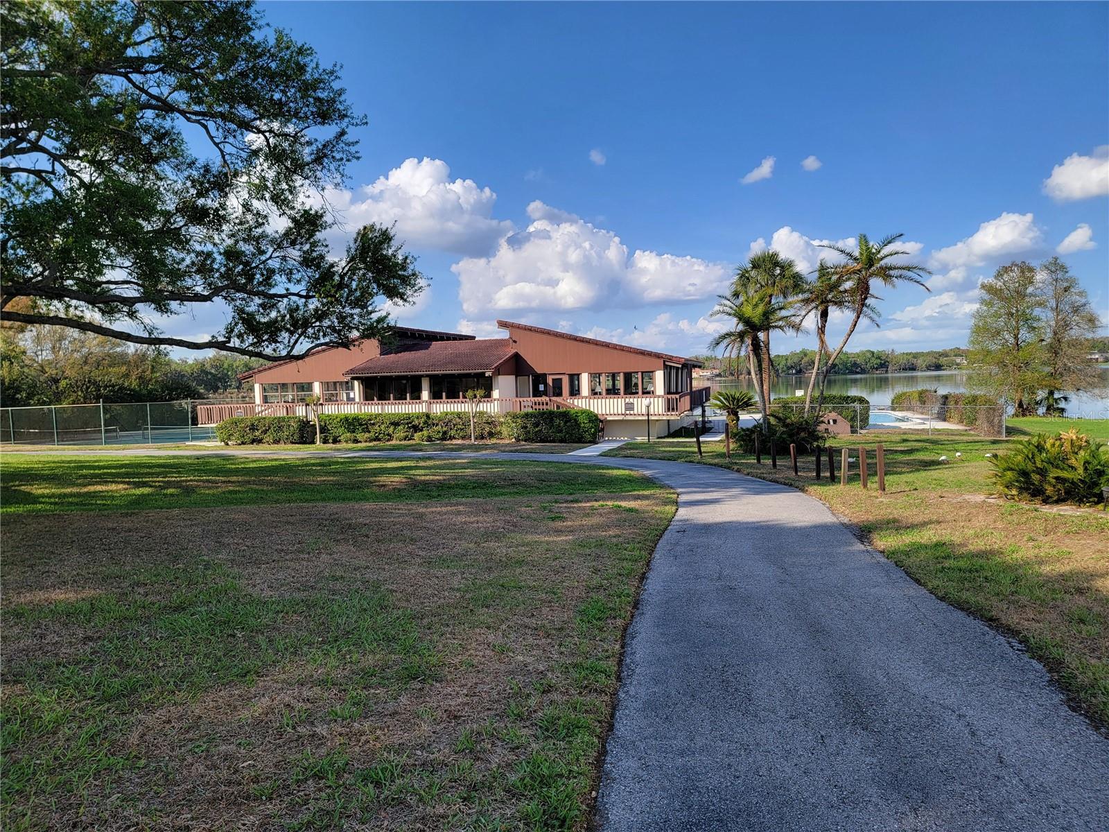 Image 31 of 59 For 1 Casa Loma Way