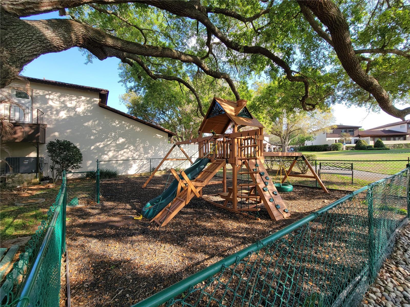 Image 43 of 59 For 1 Casa Loma Way