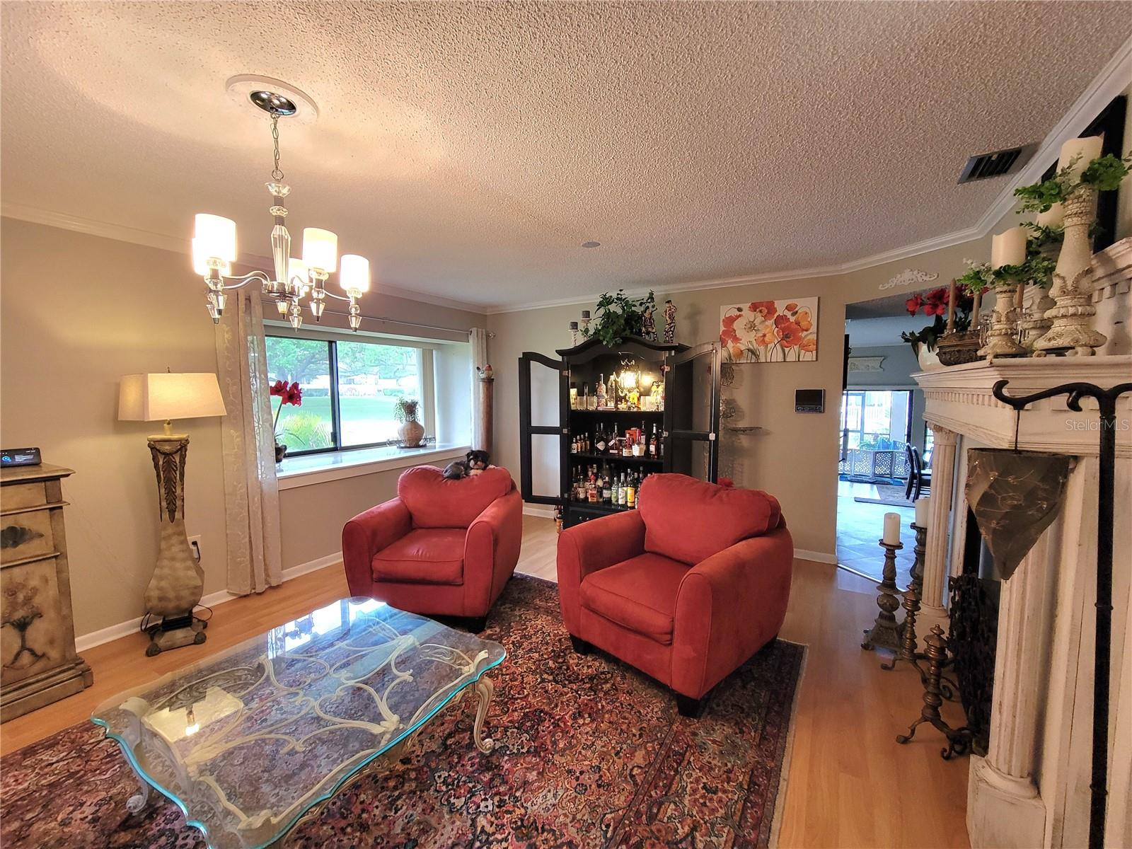 Image 6 of 59 For 1 Casa Loma Way