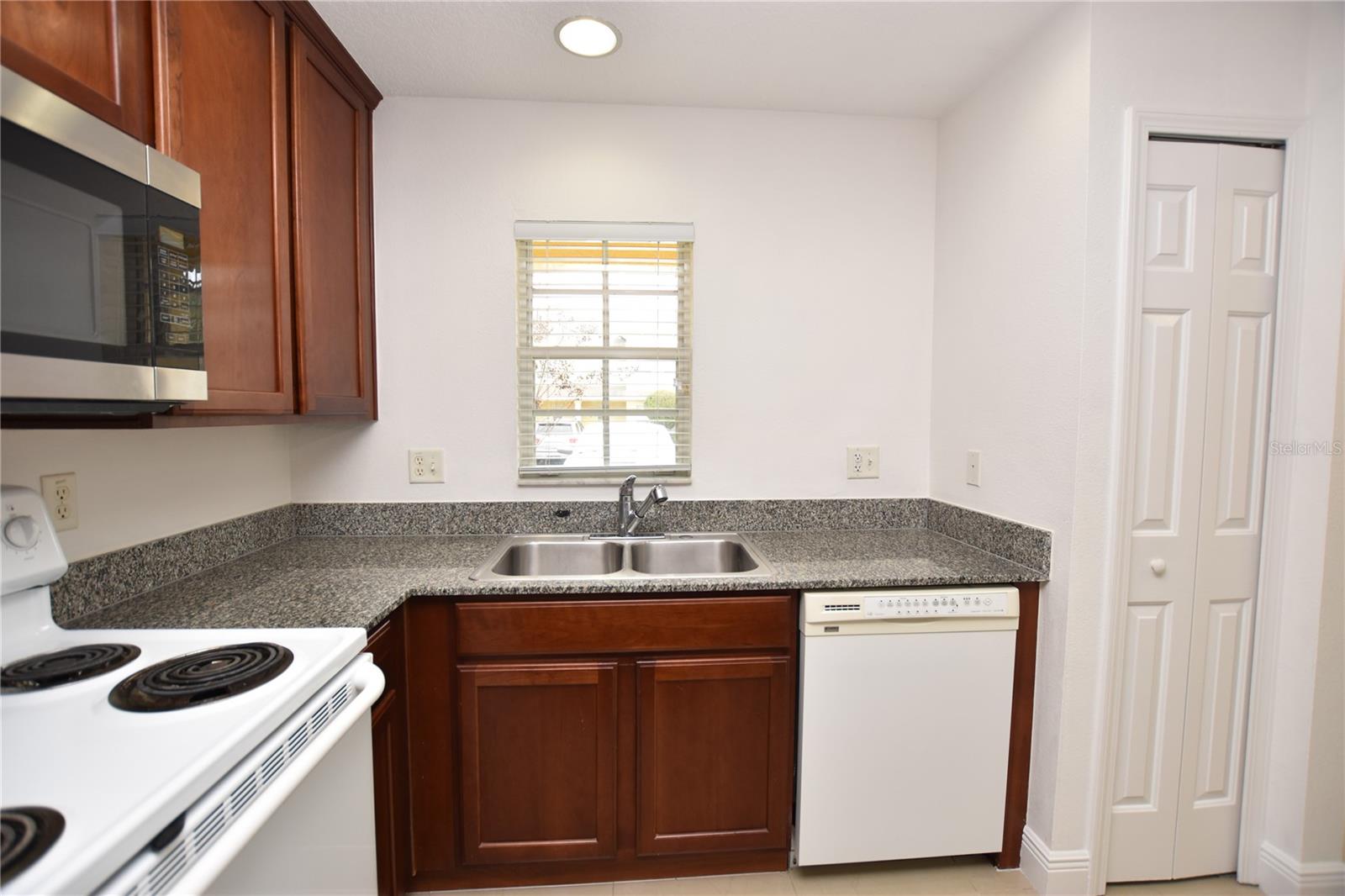 Image 4 of 26 For 5410 River Rock Road