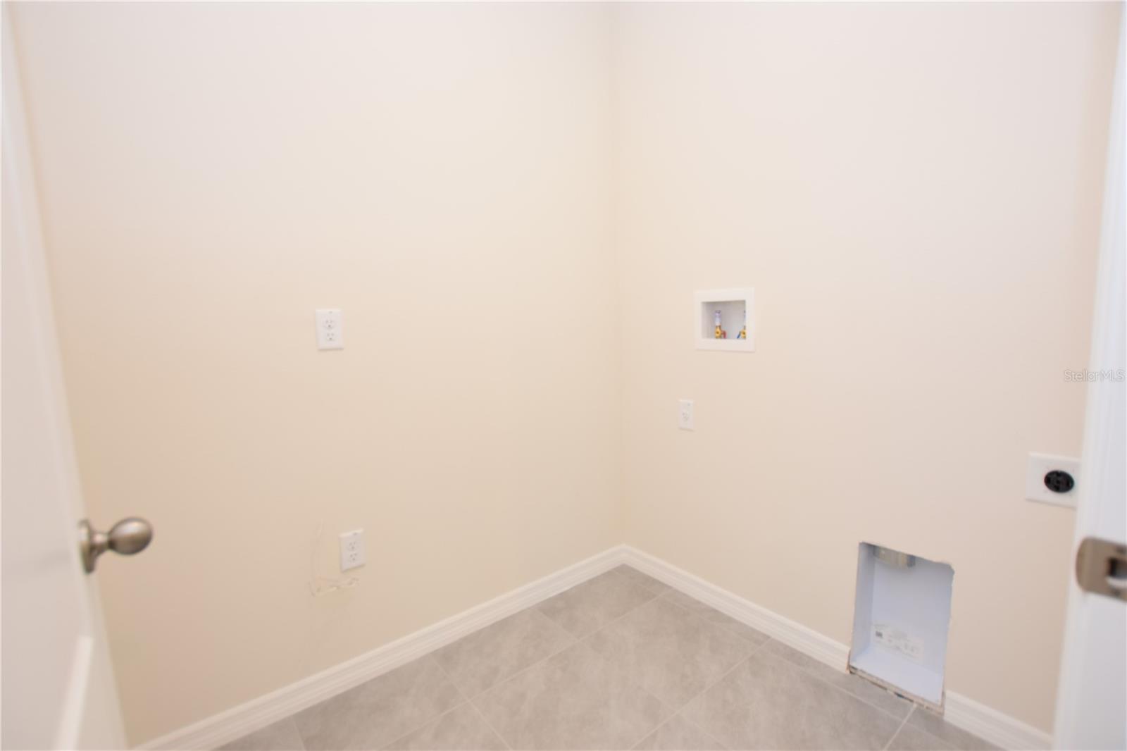 Image 17 of 31 For 5552 Siltstone Street