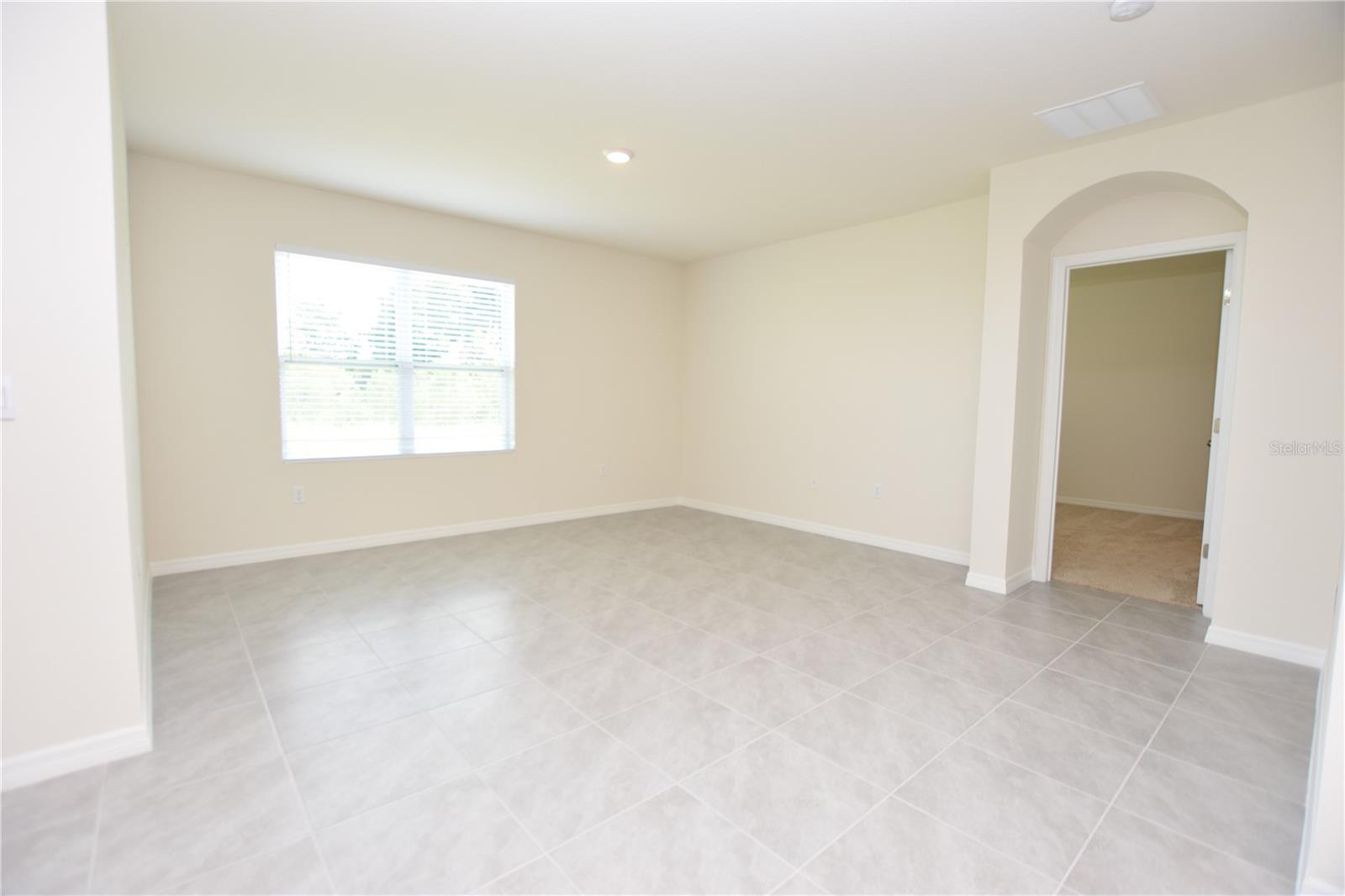 Image 6 of 31 For 5552 Siltstone Street