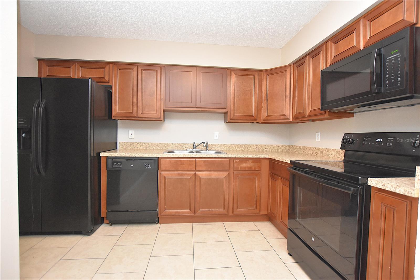 Image 2 of 17 For 1139 Mercury Drive C