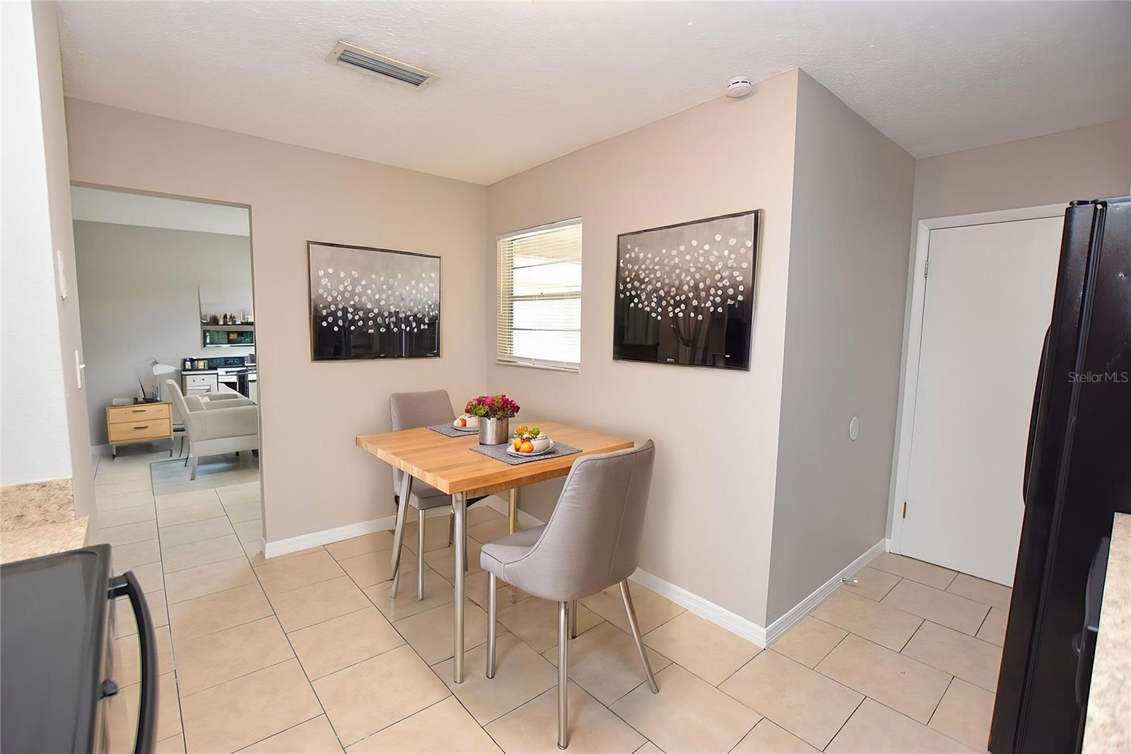 Image 5 of 17 For 1139 Mercury Drive C