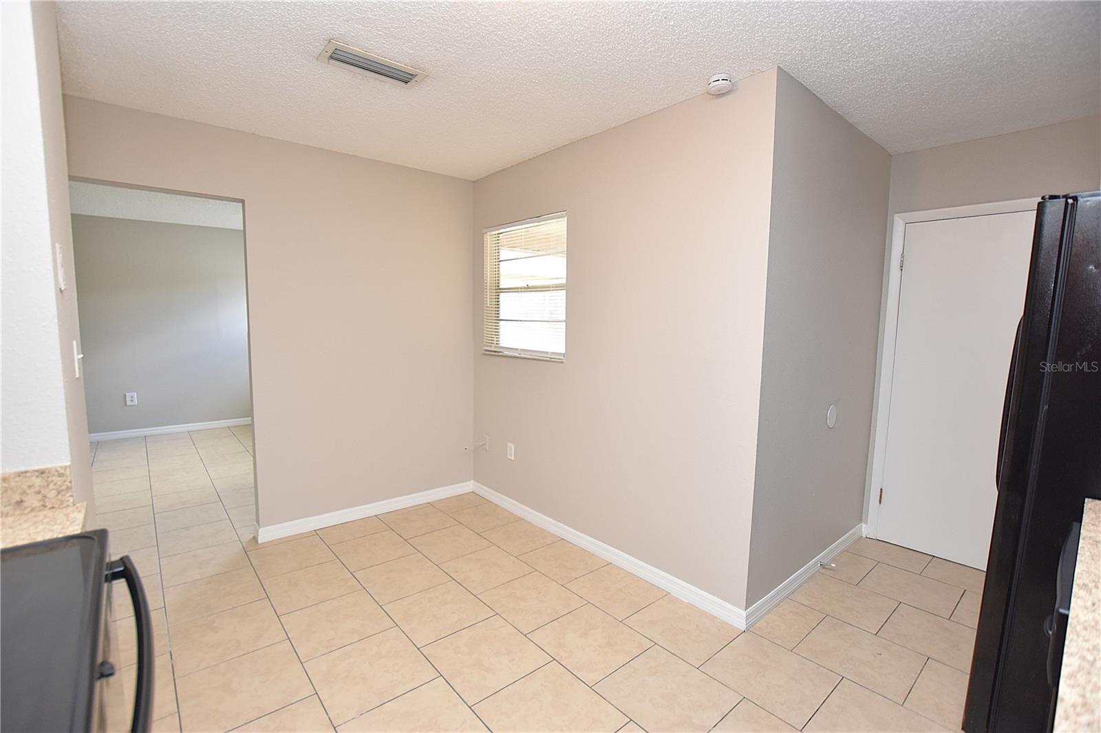 Image 6 of 17 For 1139 Mercury Drive C