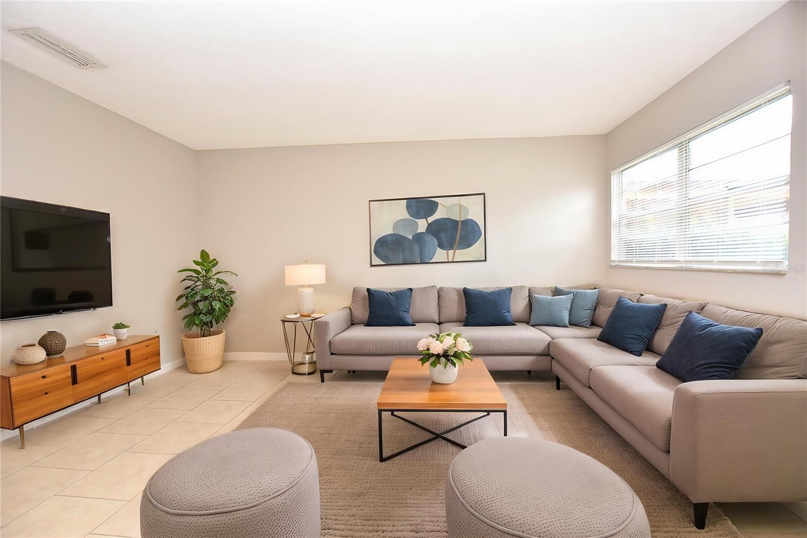 Image 7 of 17 For 1139 Mercury Drive C