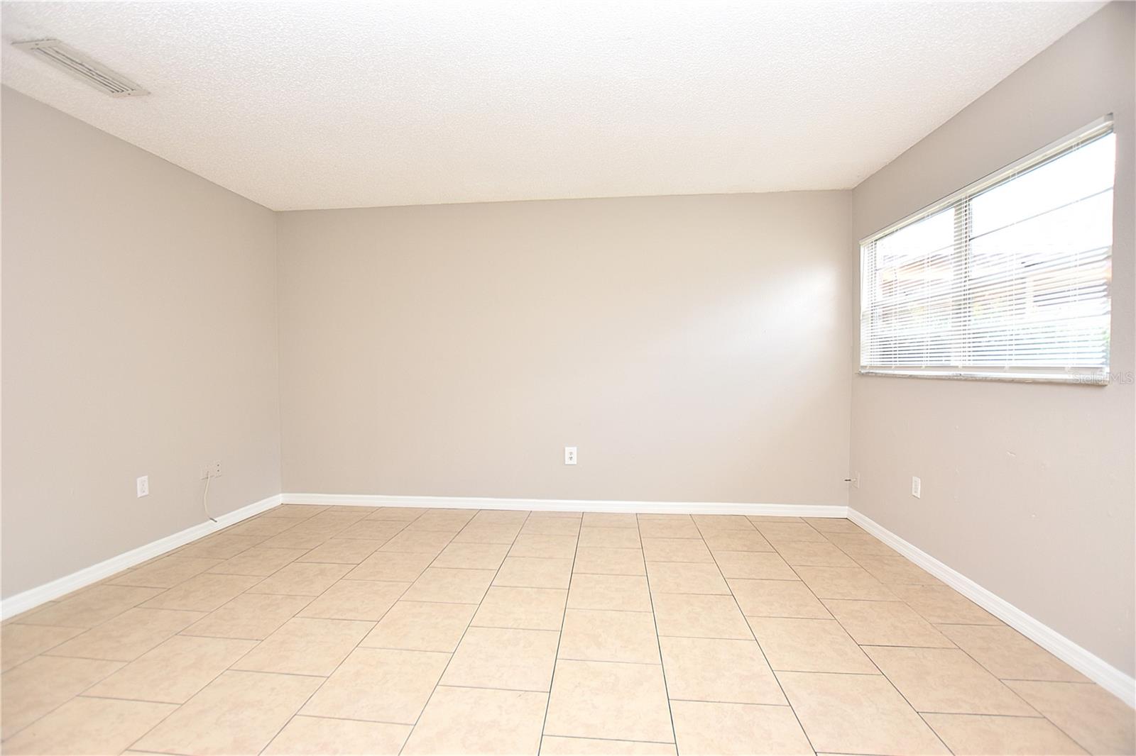 Image 8 of 17 For 1139 Mercury Drive C