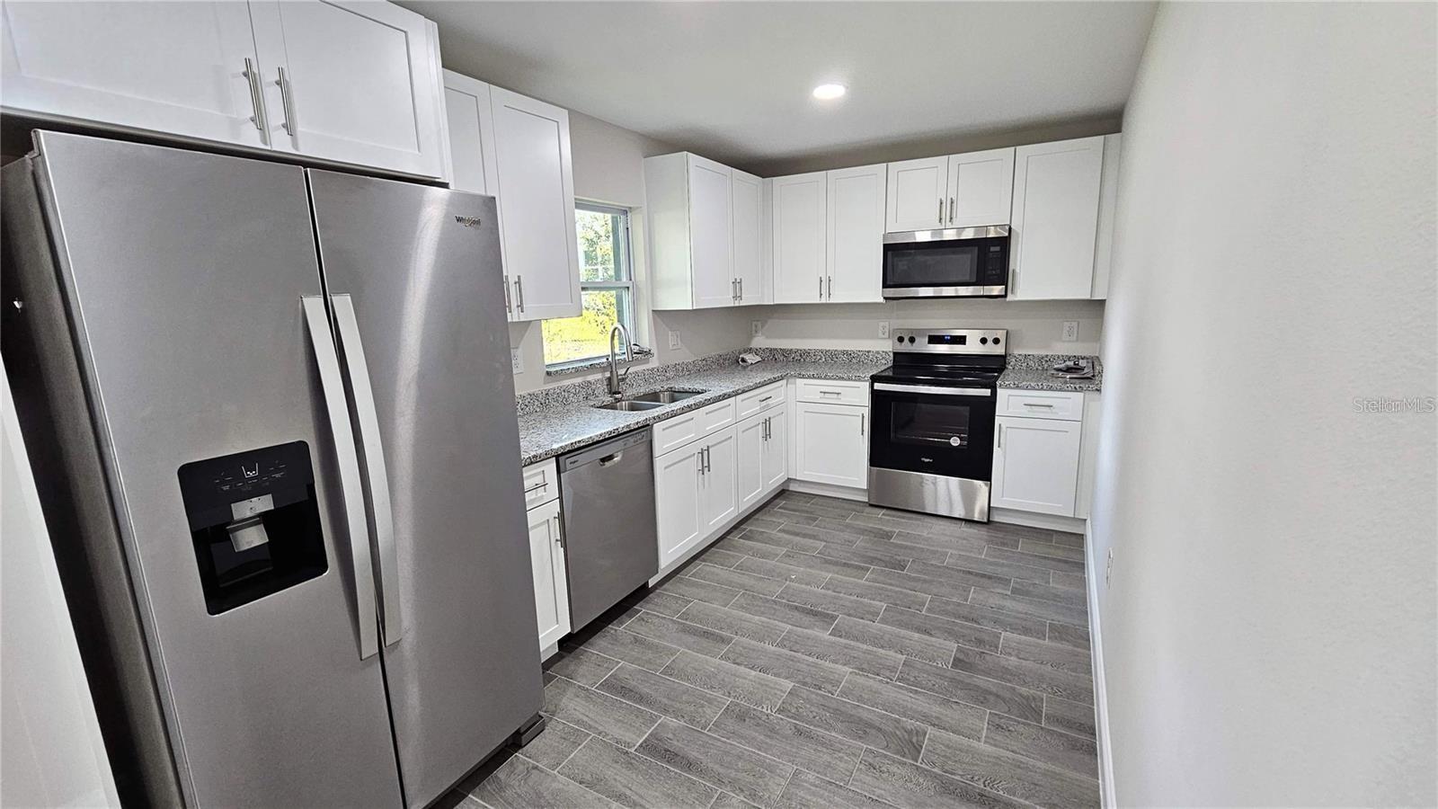 Image 5 of 16 For 602 Lime Avenue