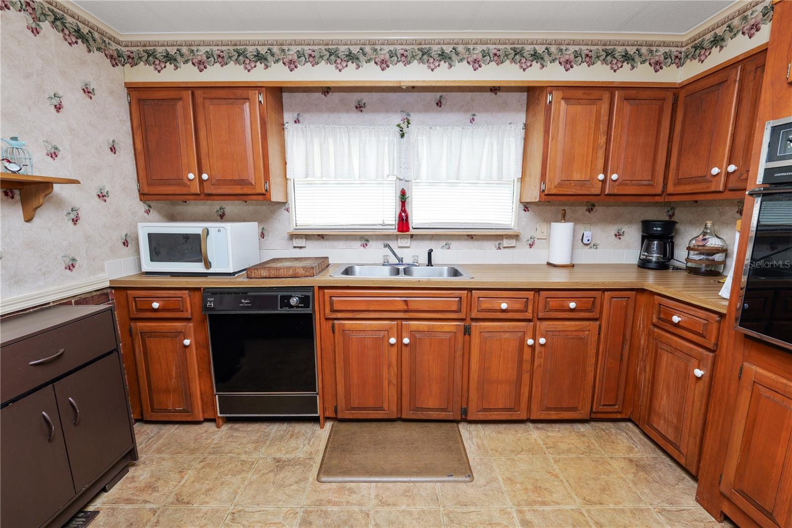 Image 17 of 63 For 4109 Sprucewood Street