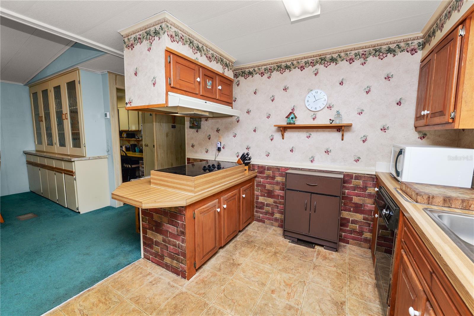 Image 18 of 63 For 4109 Sprucewood Street