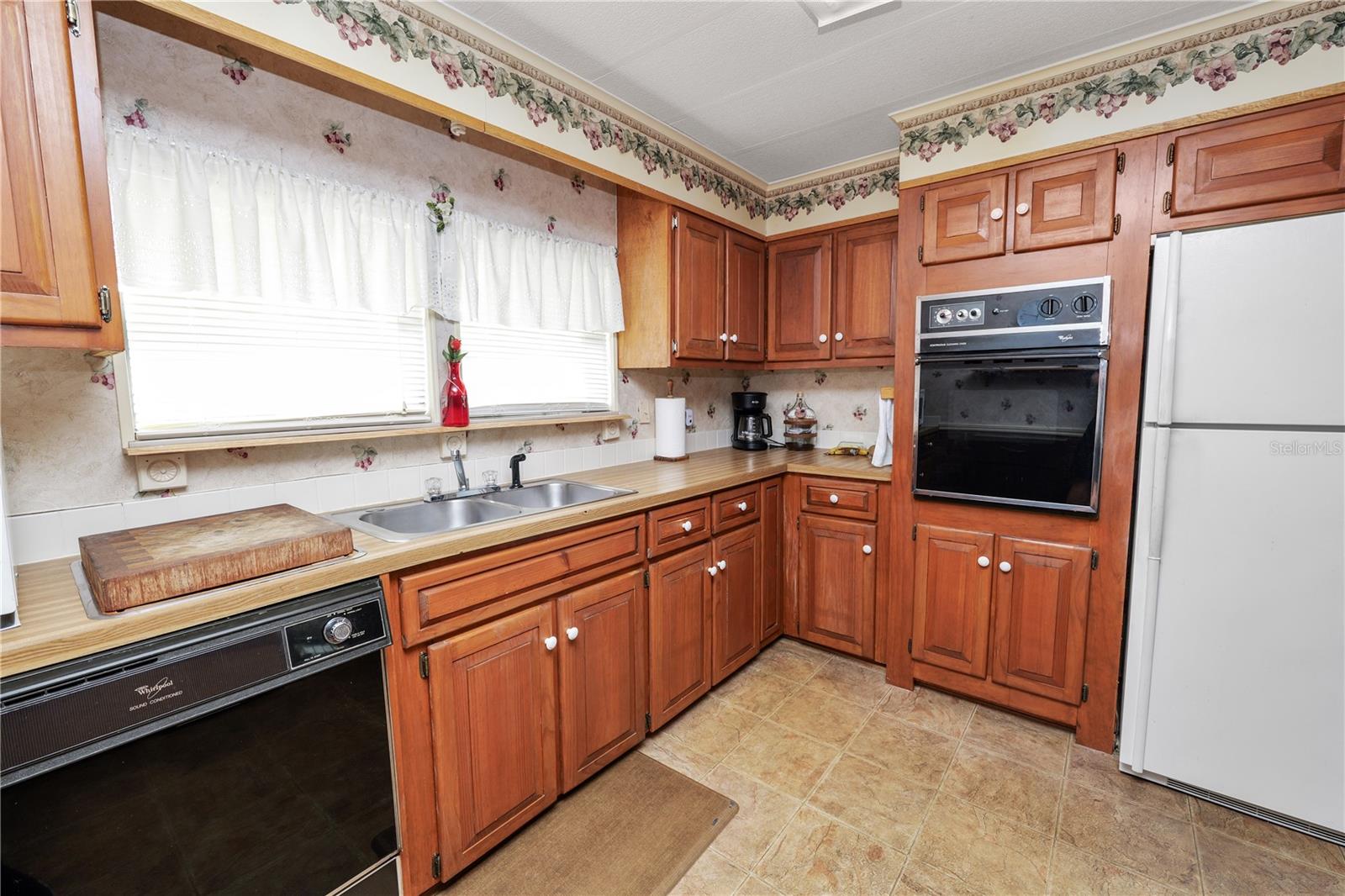 Image 19 of 63 For 4109 Sprucewood Street