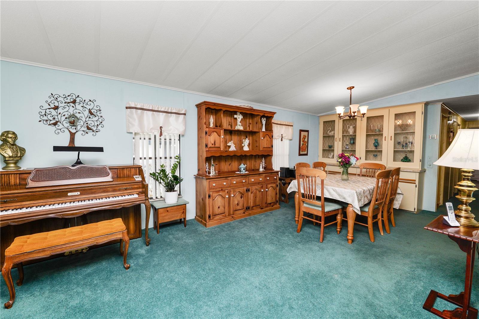 Image 9 of 63 For 4109 Sprucewood Street