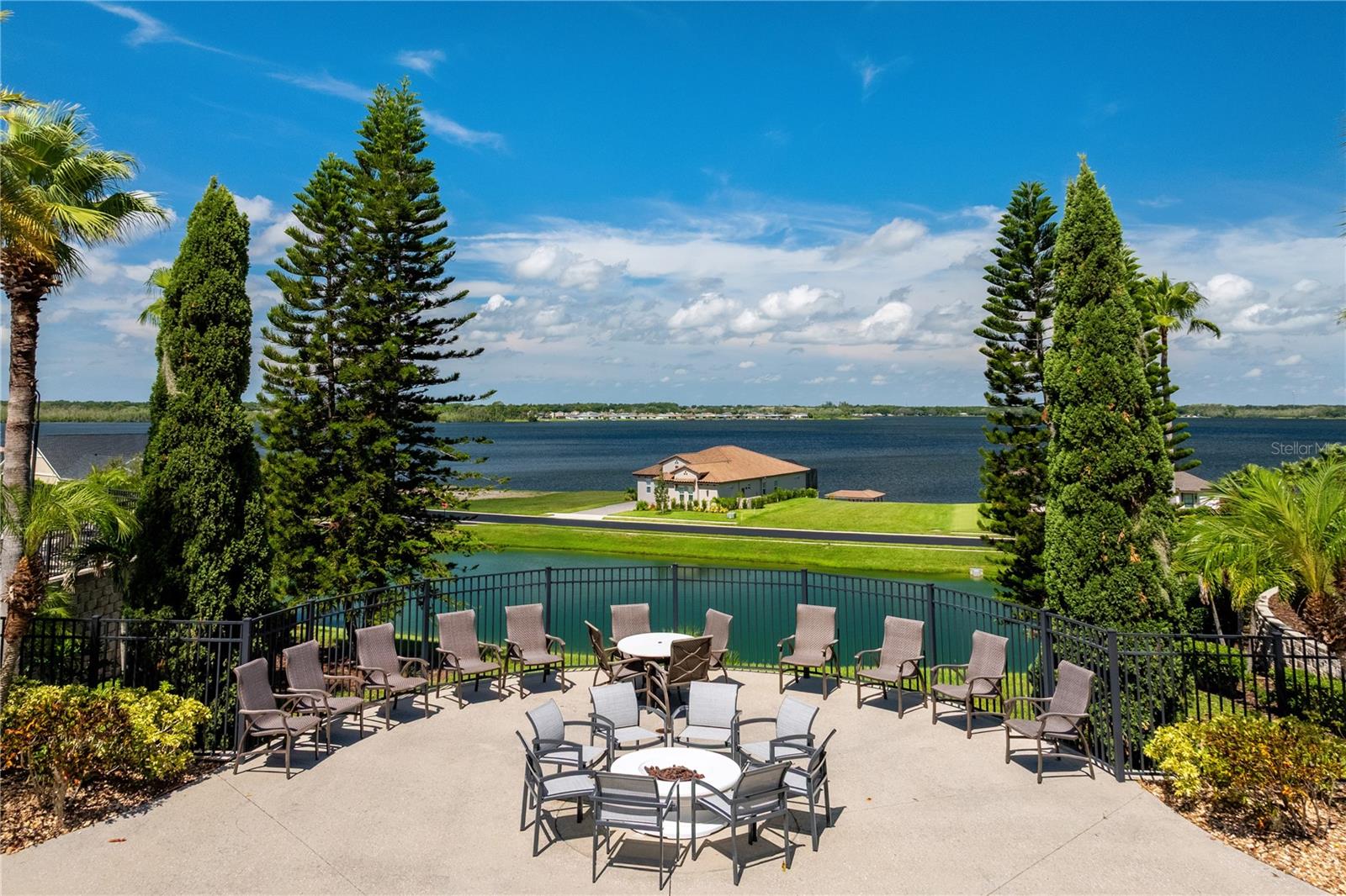 Image 26 of 37 For 422 Waterfern Trail Drive