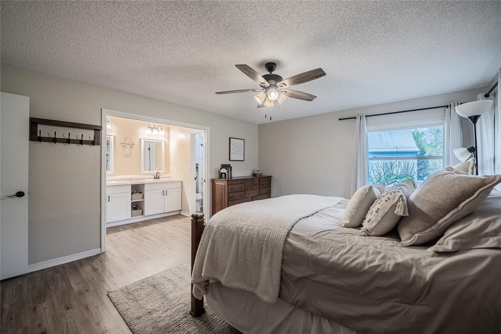 Image 19 of 51 For 3410 Timberlake Rd N