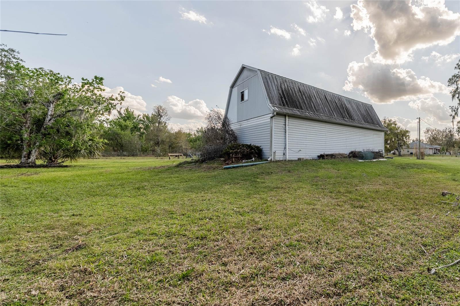 Image 36 of 51 For 3410 Timberlake Rd N