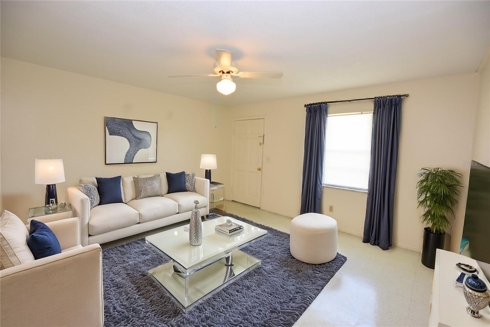 Image 8 of 17 For 619 Robin Road 3