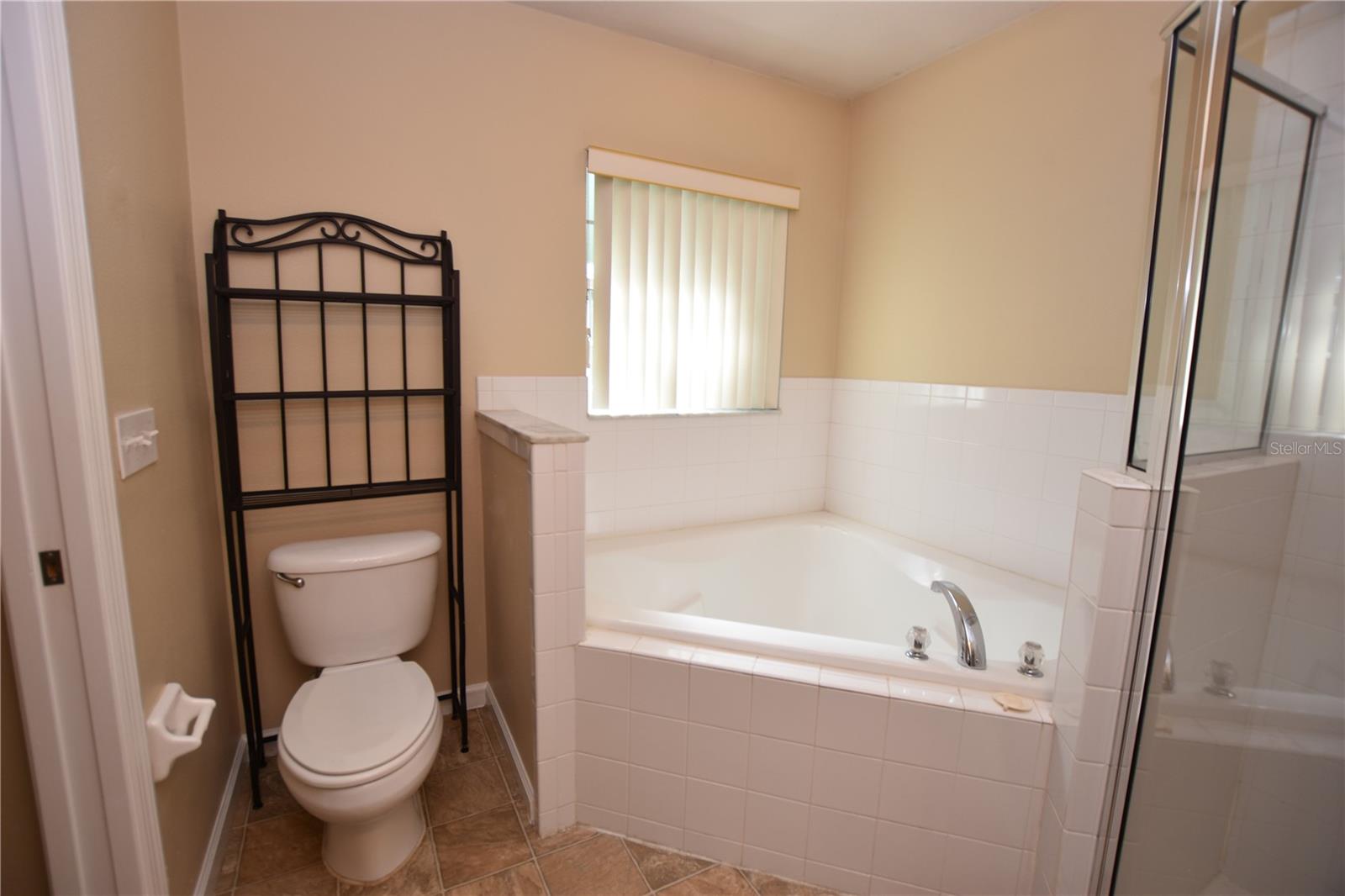 Image 16 of 29 For 7109 Evergreen Boulevard