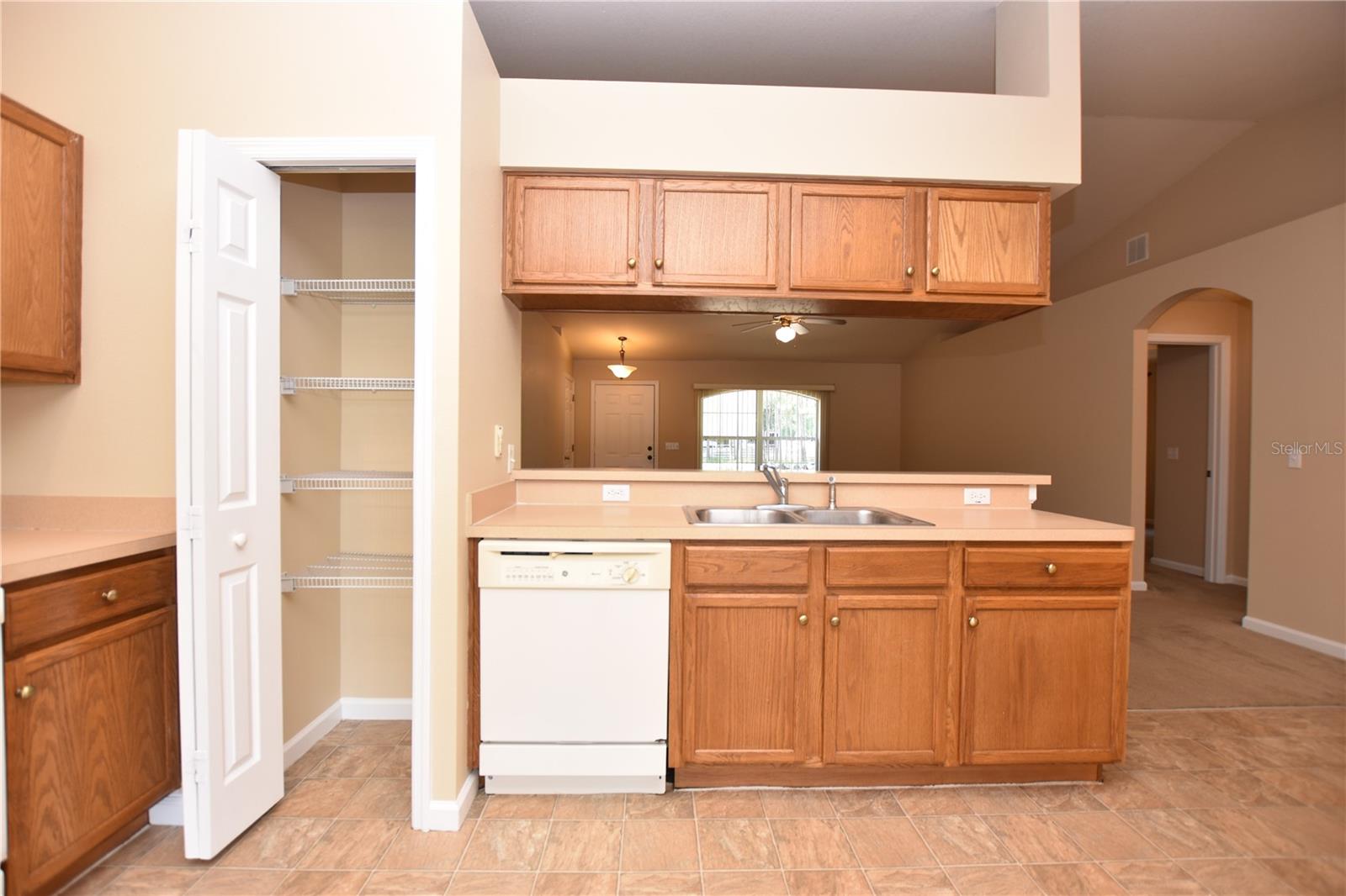 Image 4 of 29 For 7109 Evergreen Boulevard