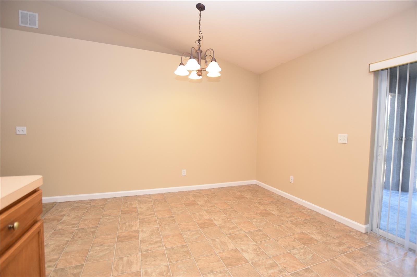 Image 5 of 29 For 7109 Evergreen Boulevard