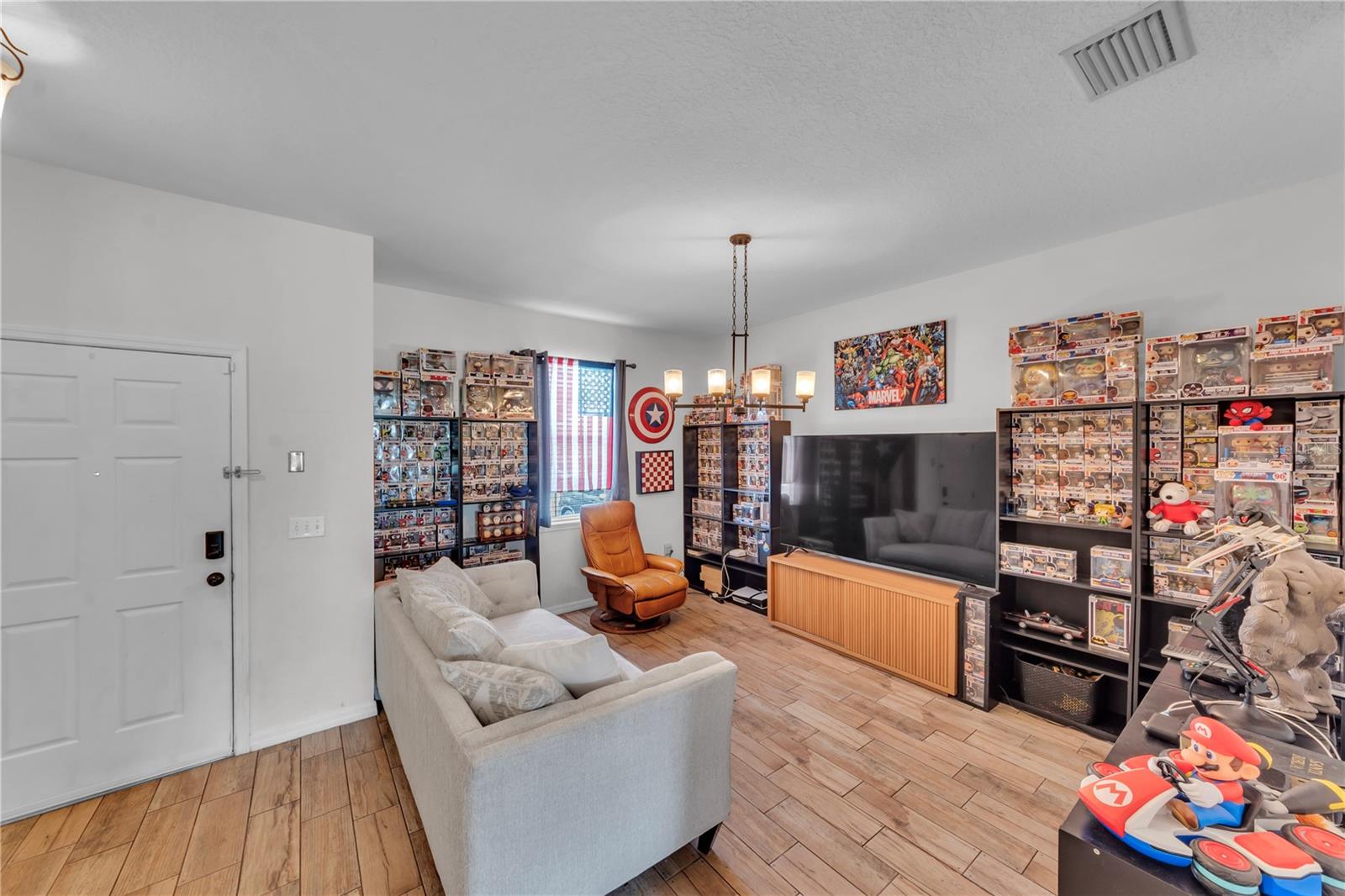 Image 3 of 31 For 1939 Greenwood Valley Drive