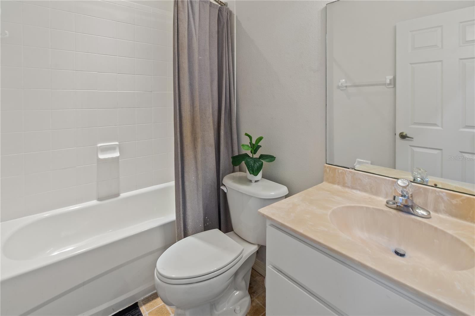 Listing photo id 21 for 3818 Serenade Lane 3818