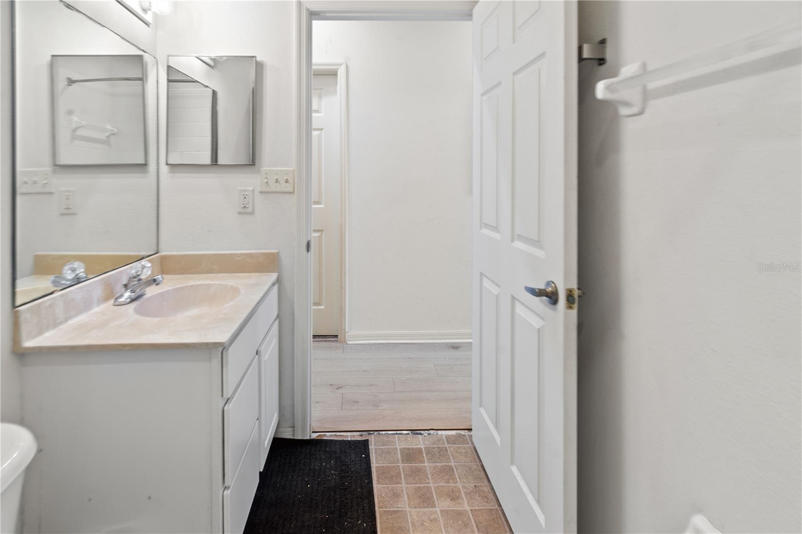 Listing photo id 22 for 3818 Serenade Lane 3818