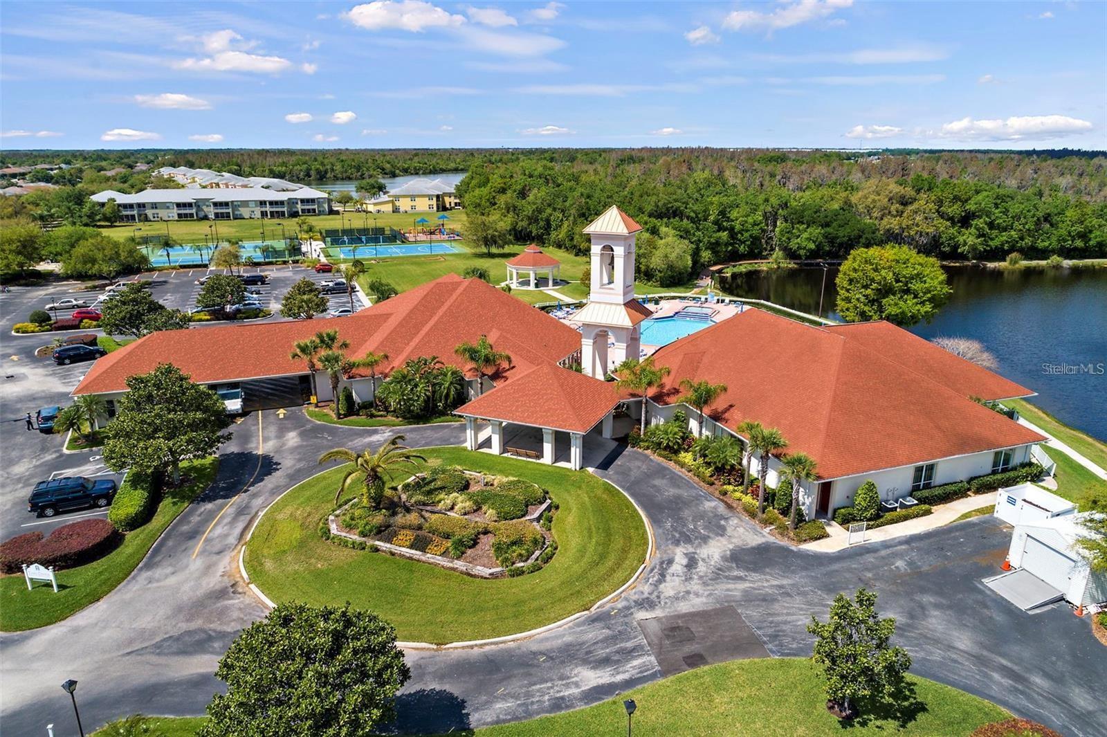 Listing photo id 4 for 3818 Serenade Lane 3818